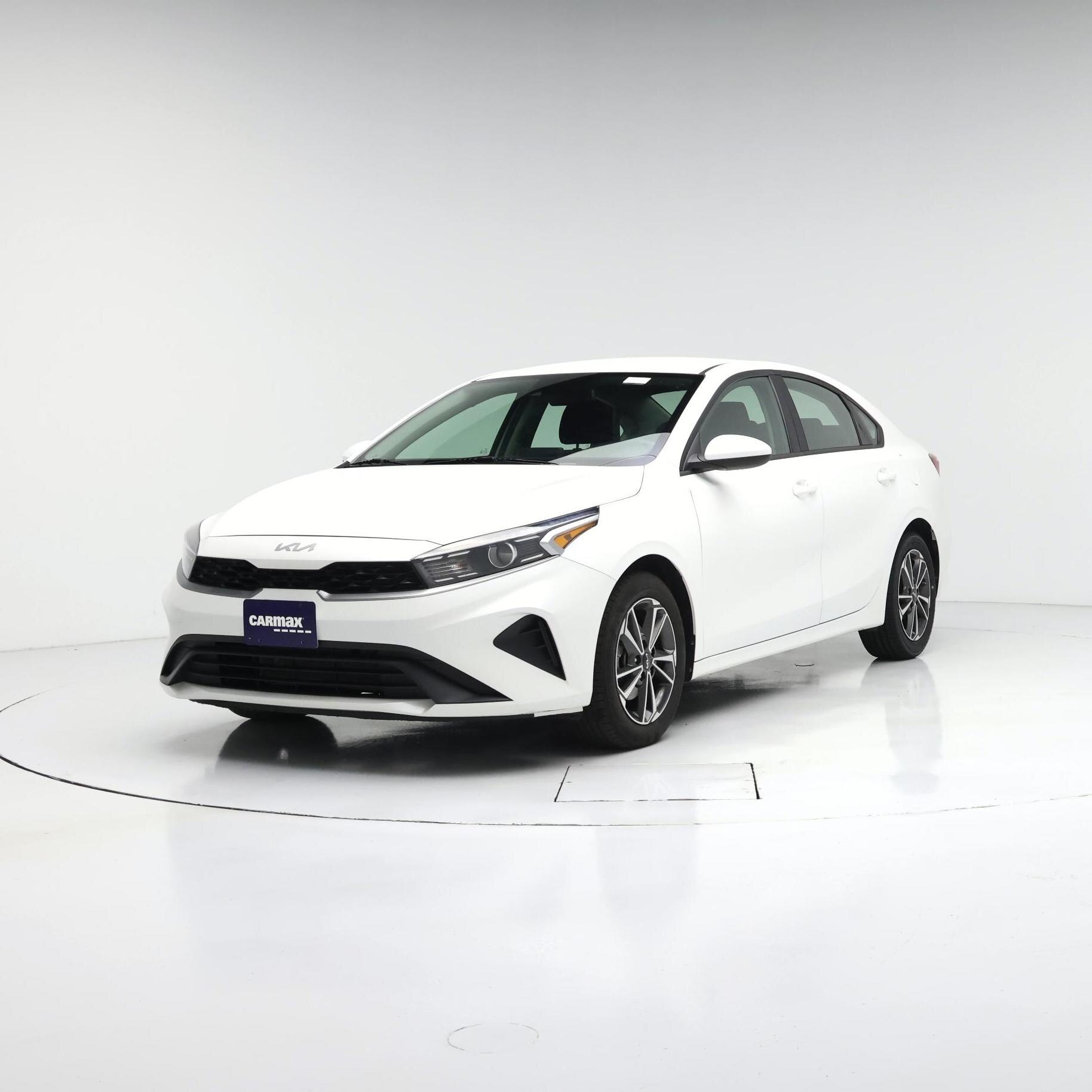 Thumbnail: 2022 Kia Forte - 4