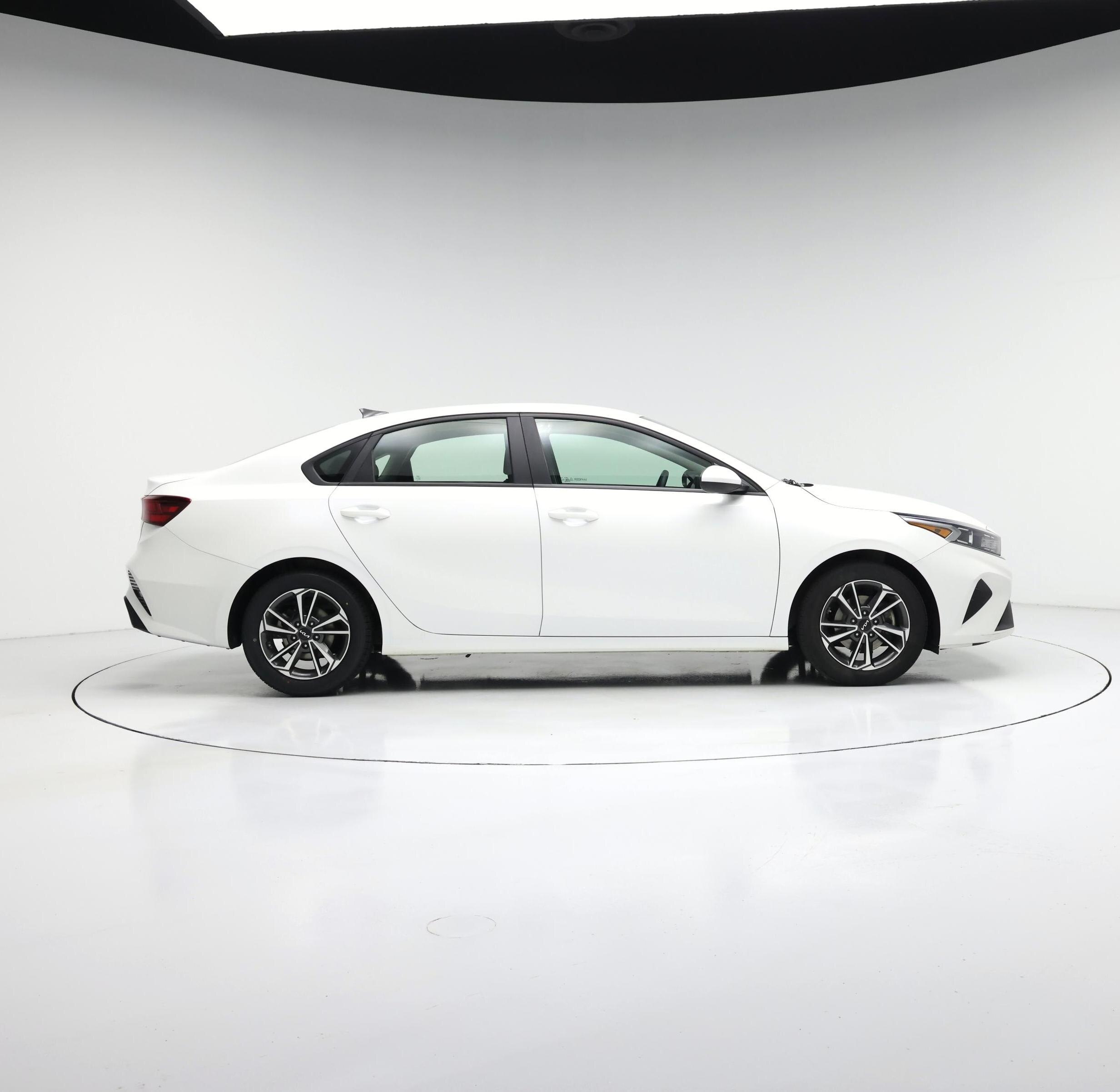 Thumbnail: 2022 Kia Forte - 7