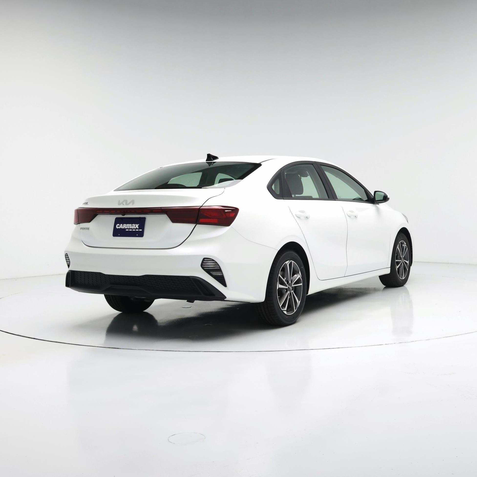 Thumbnail: 2022 Kia Forte - 8