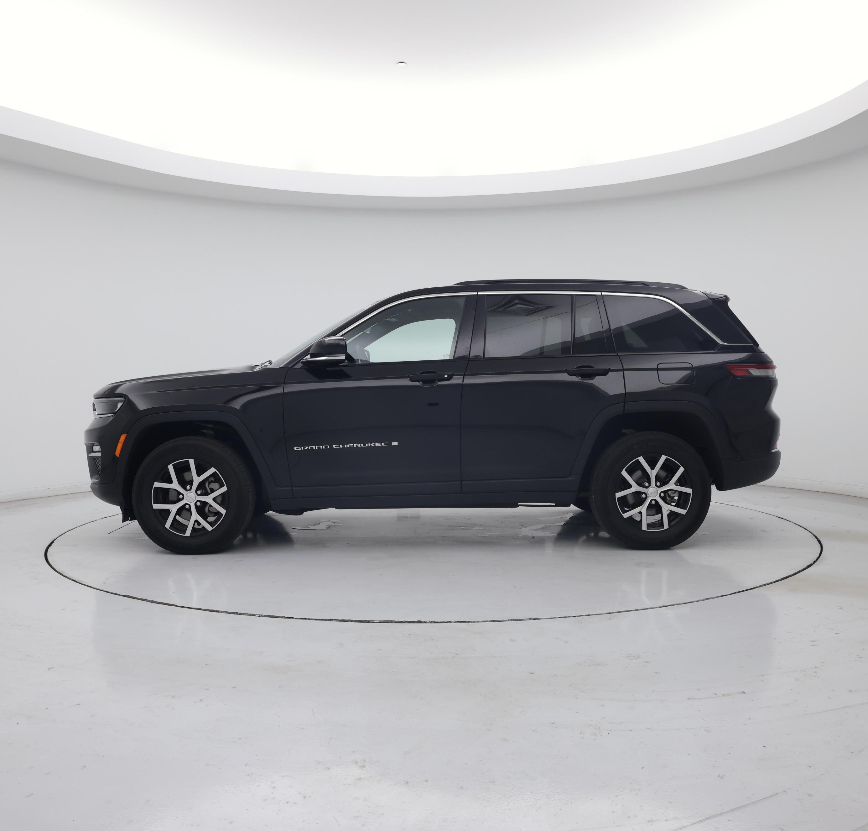 Thumbnail: 2025 Jeep Grand Cherokee - 3