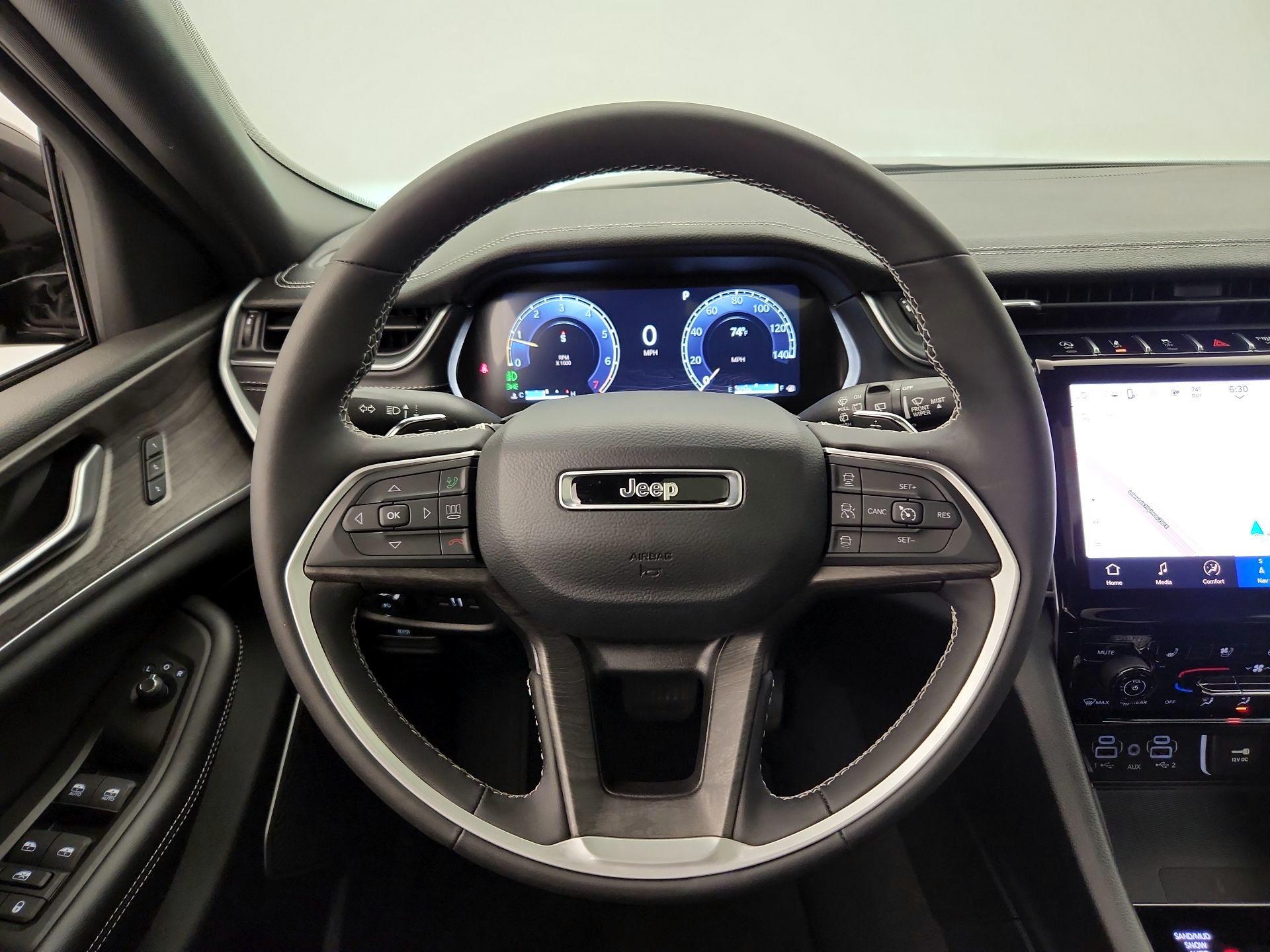 Thumbnail: 2024 Jeep Grand Cherokee - 10