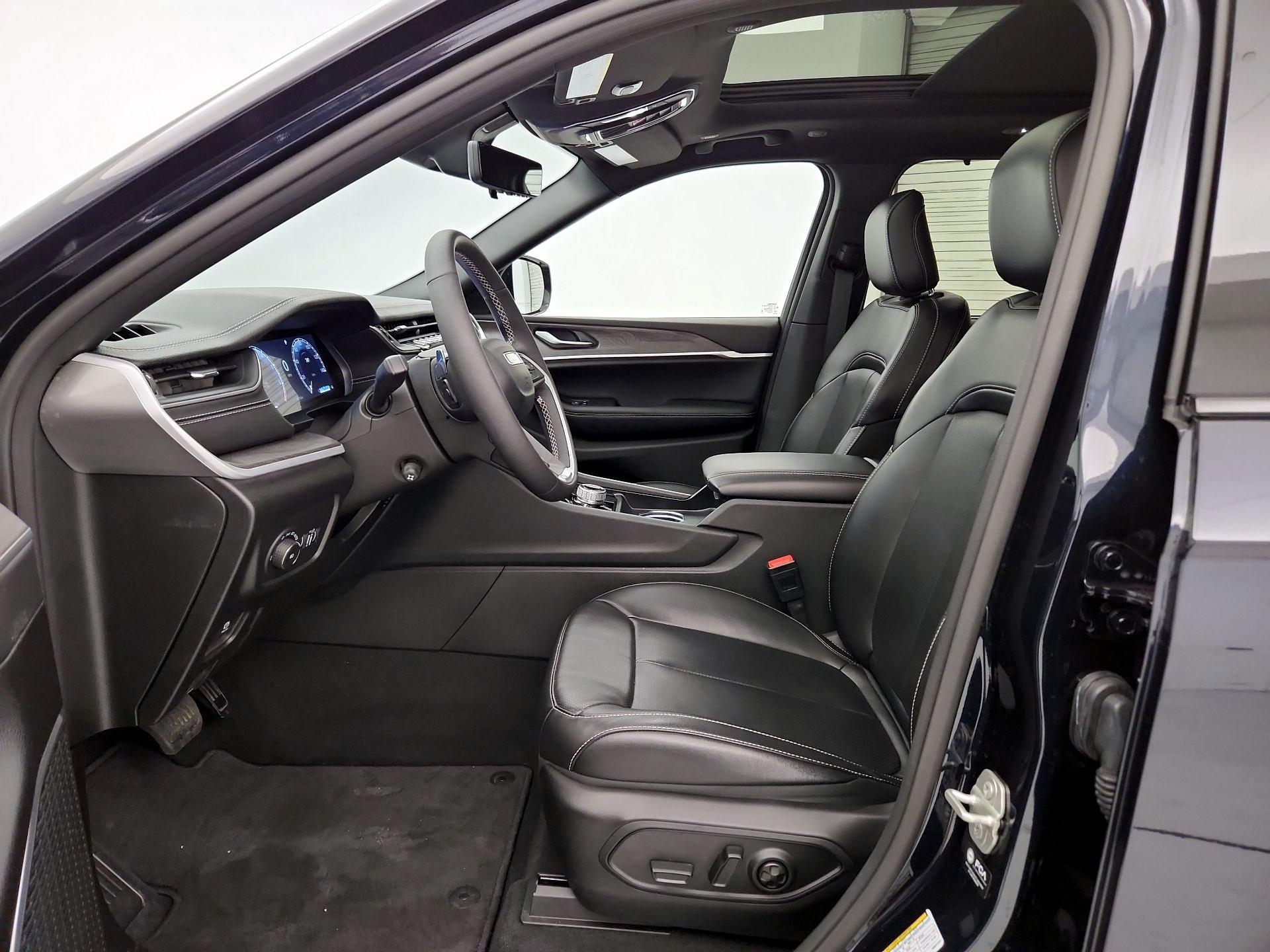 Thumbnail: 2024 Jeep Grand Cherokee - 11
