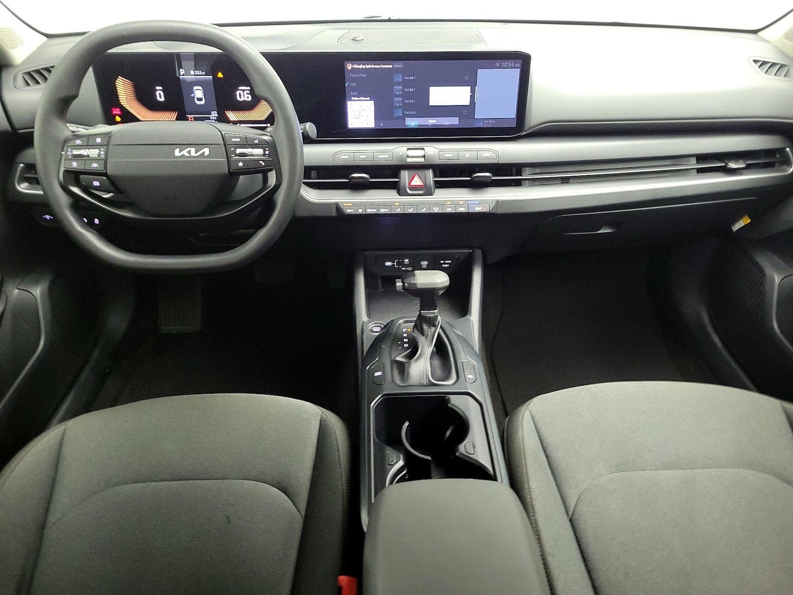 2025 Kia K4 LXS - Photo 10