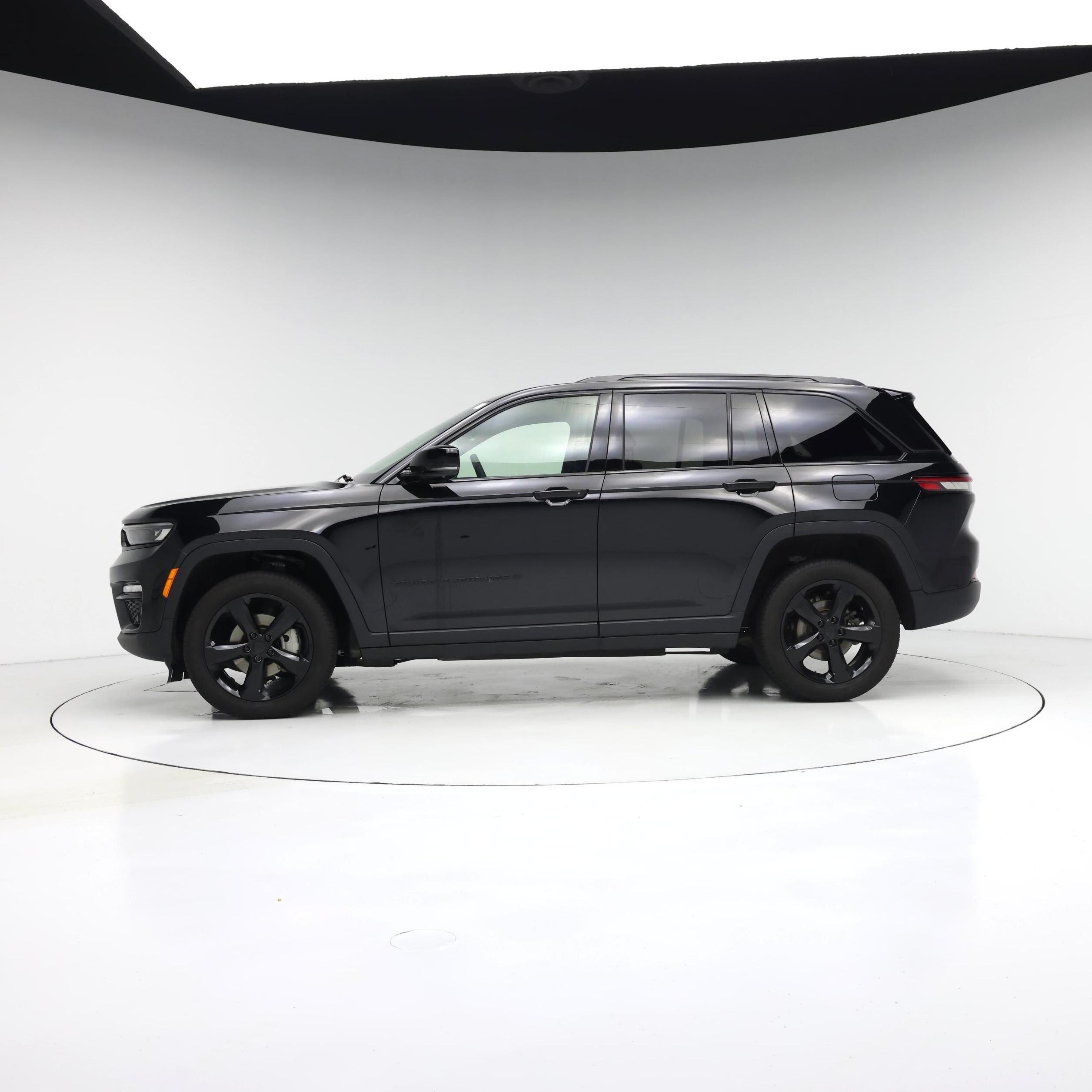 Thumbnail: 2024 Jeep Grand Cherokee - 3