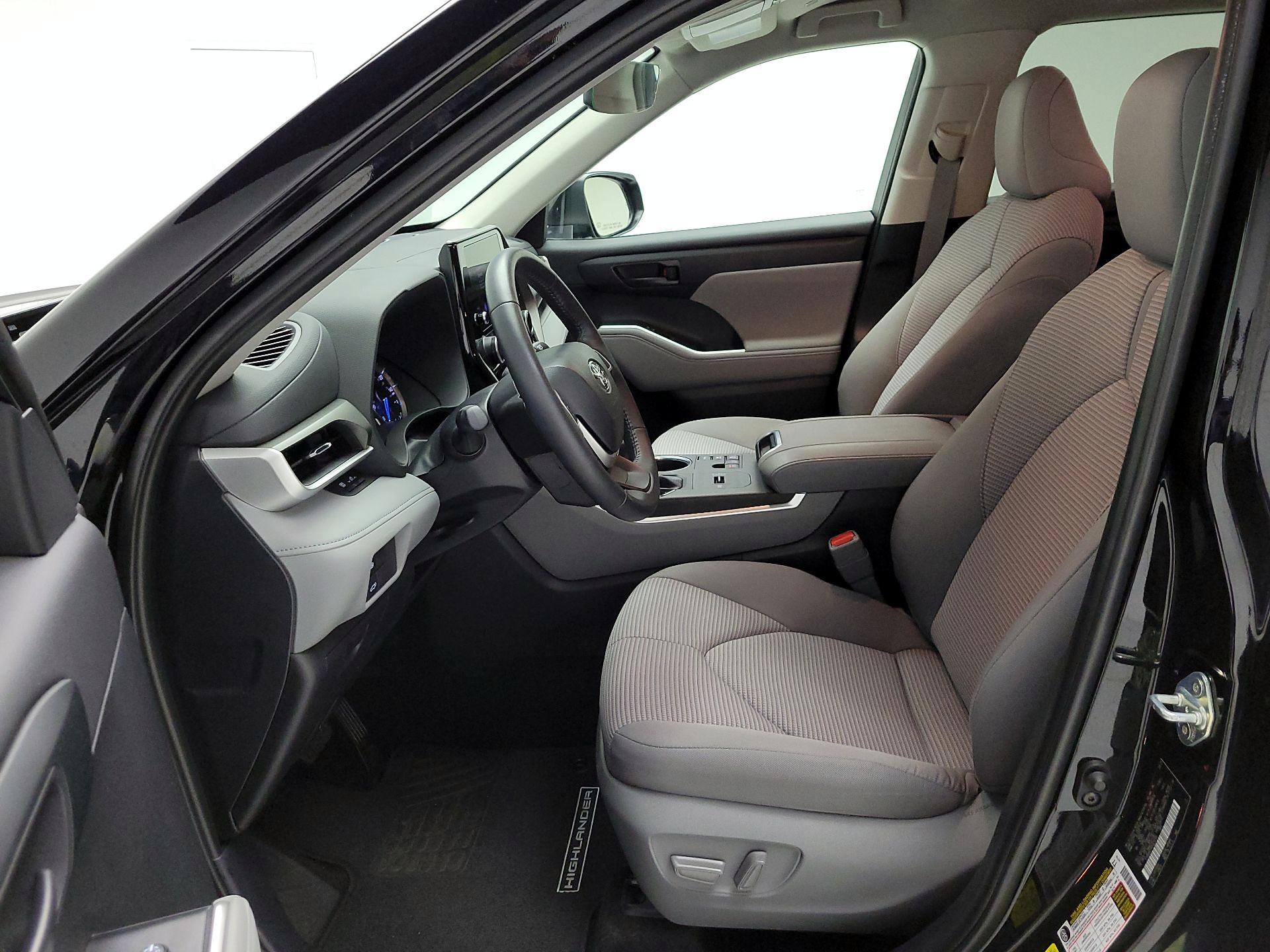 Thumbnail: 2024 Toyota Highlander - 11