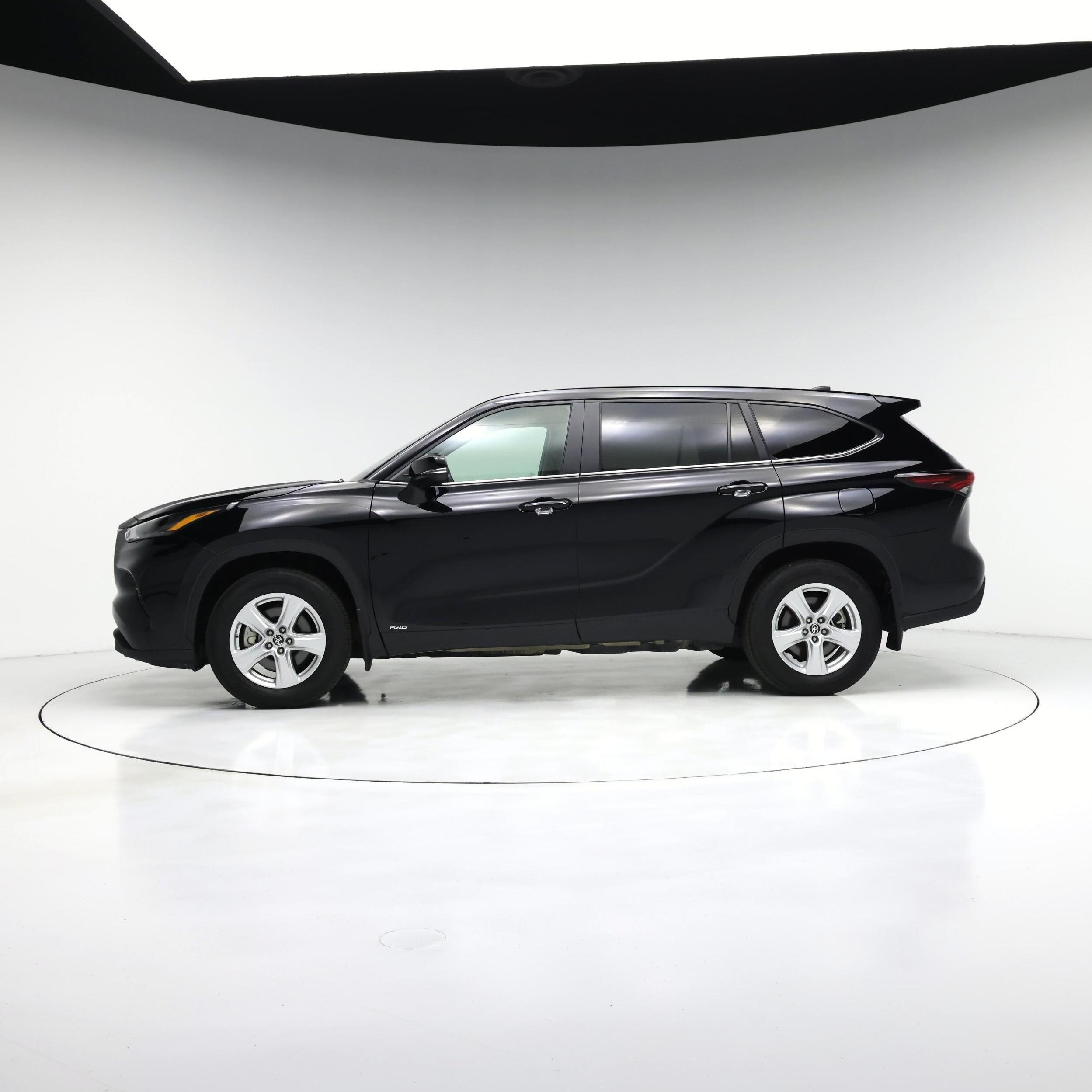 Thumbnail: 2024 Toyota Highlander - 3