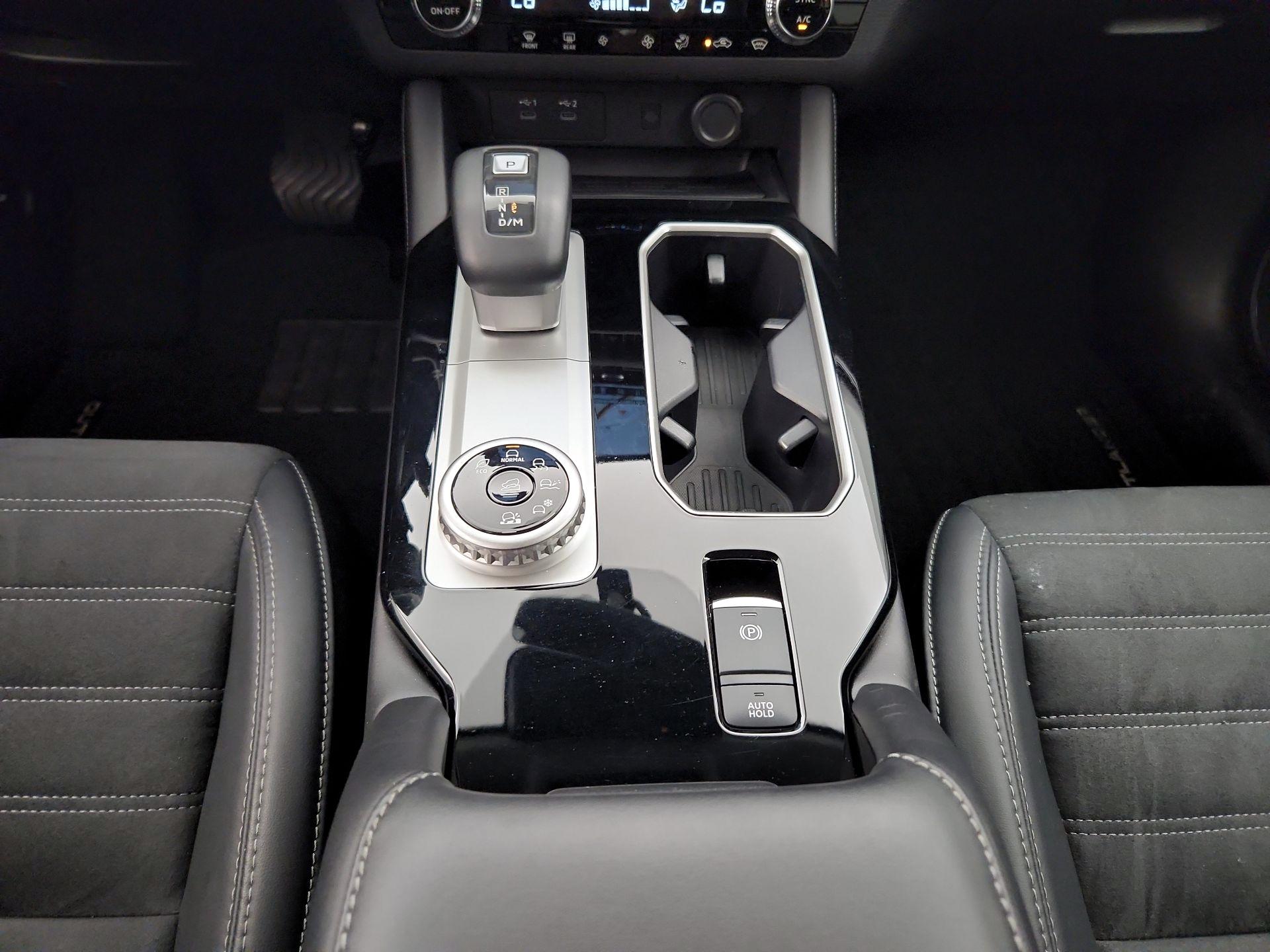 Thumbnail: 2025 Mitsubishi Outlander - 18