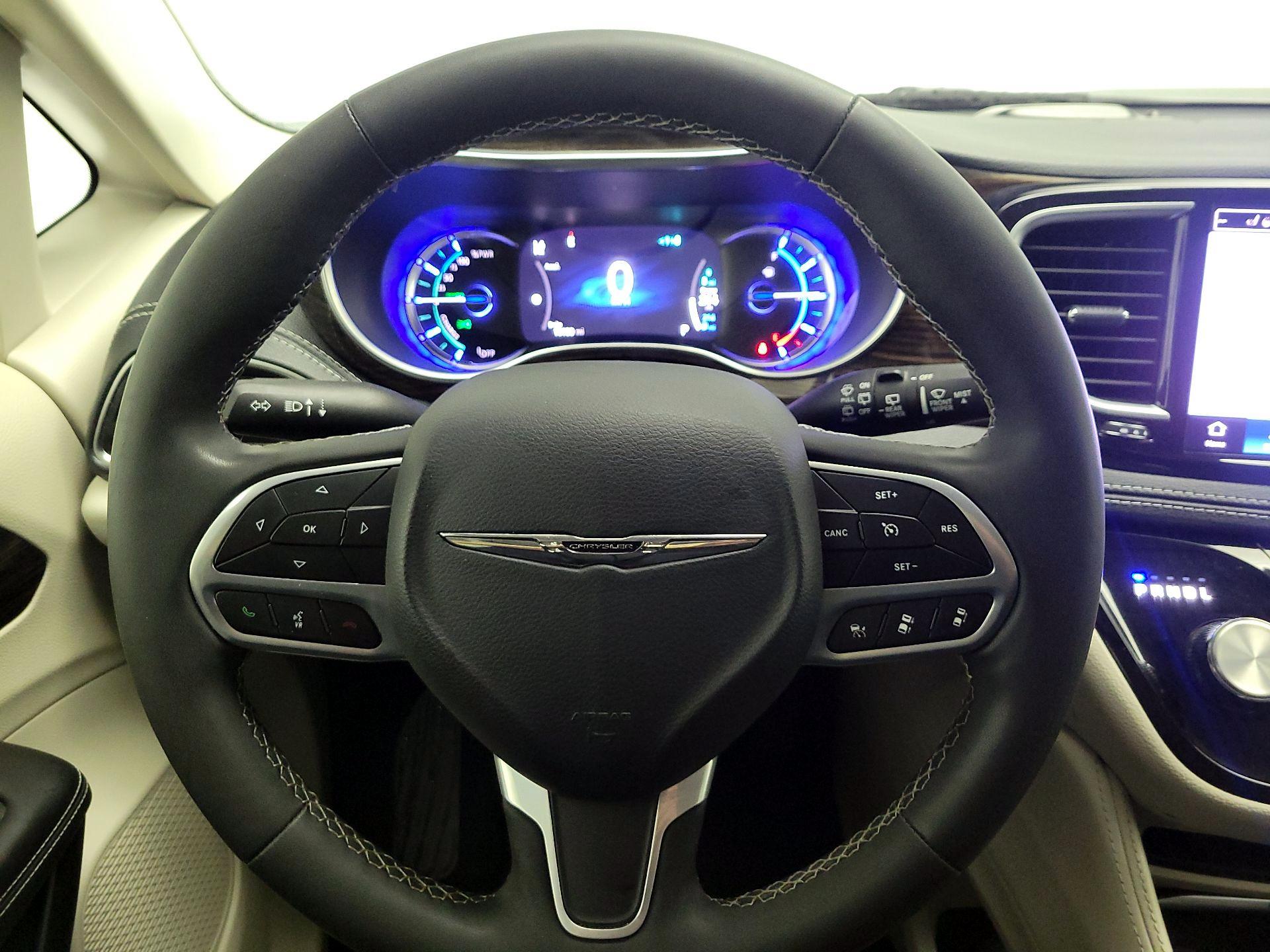 Thumbnail: 2023 Chrysler Pacifica - 10