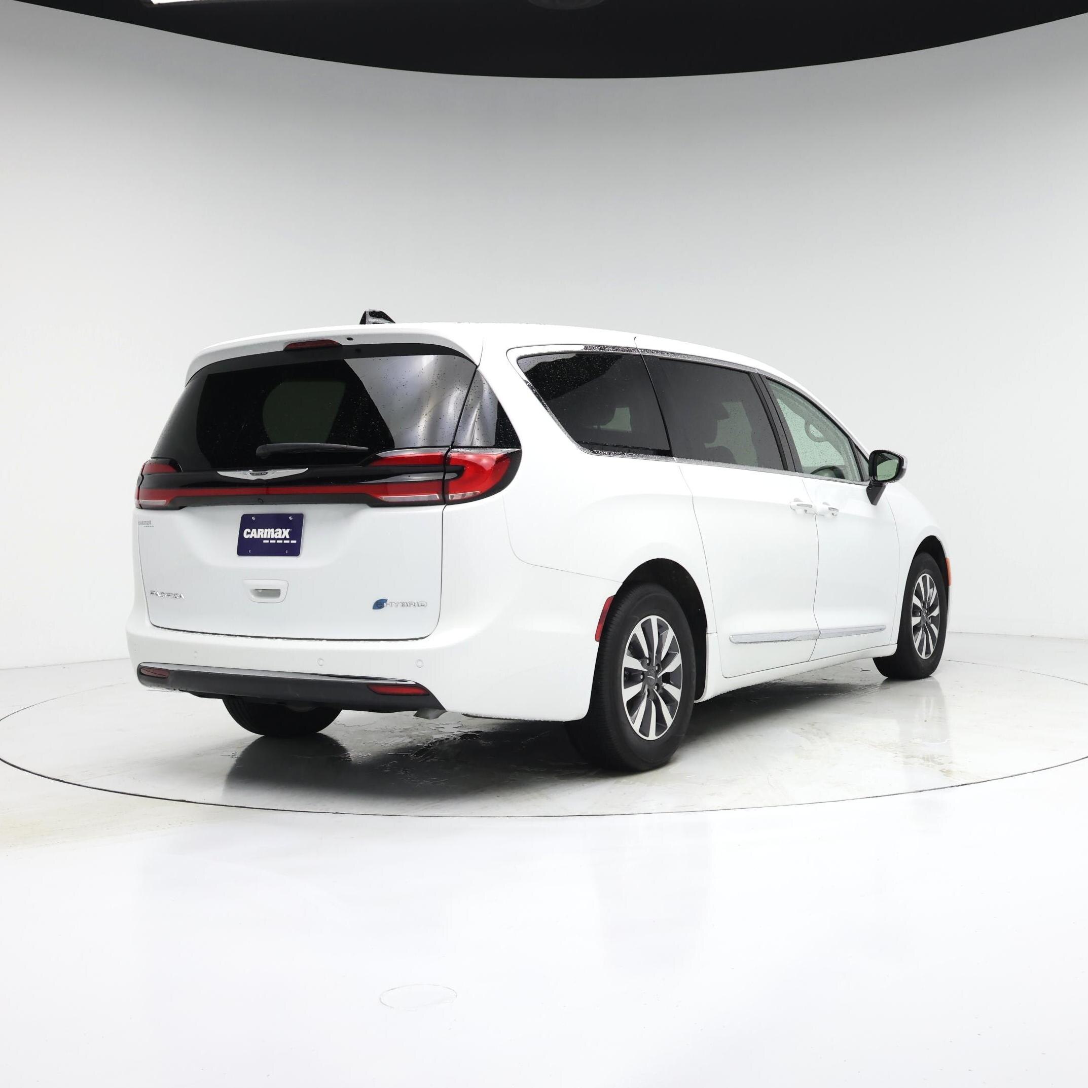 Thumbnail: 2023 Chrysler Pacifica - 8