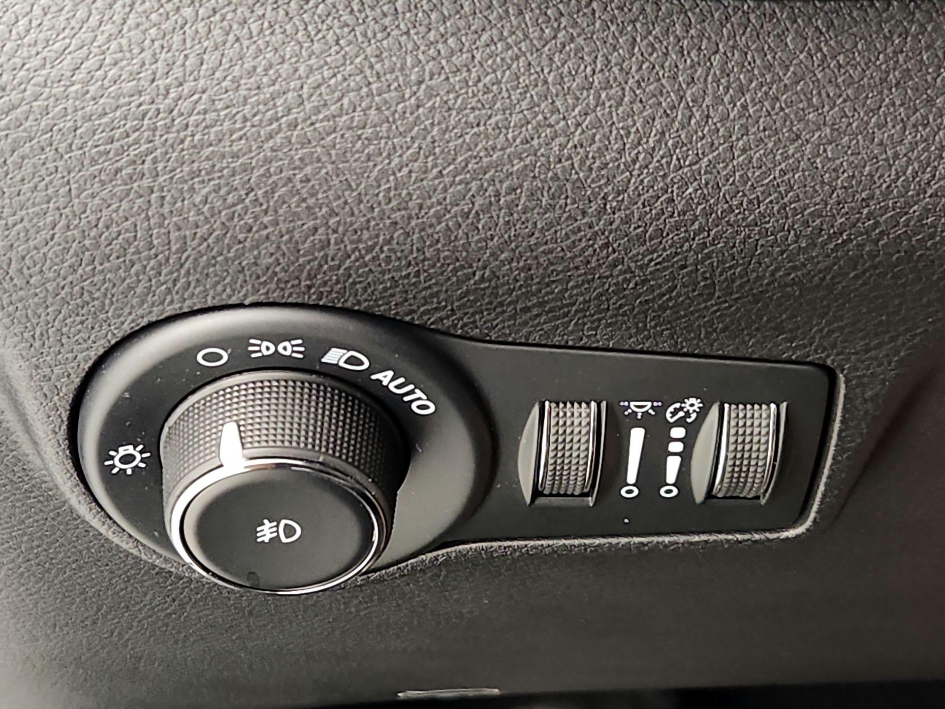 Thumbnail: 2023 Jeep Compass - 13