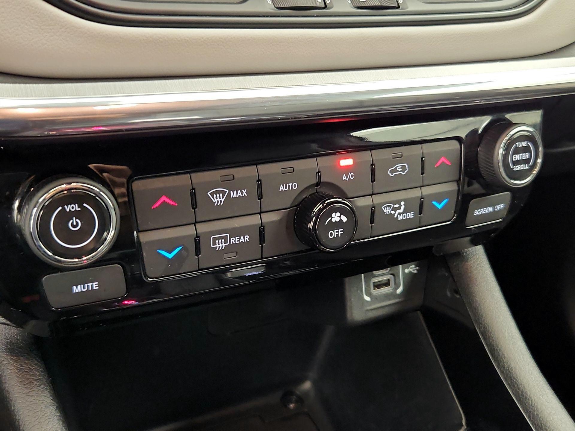 Thumbnail: 2023 Jeep Compass - 17