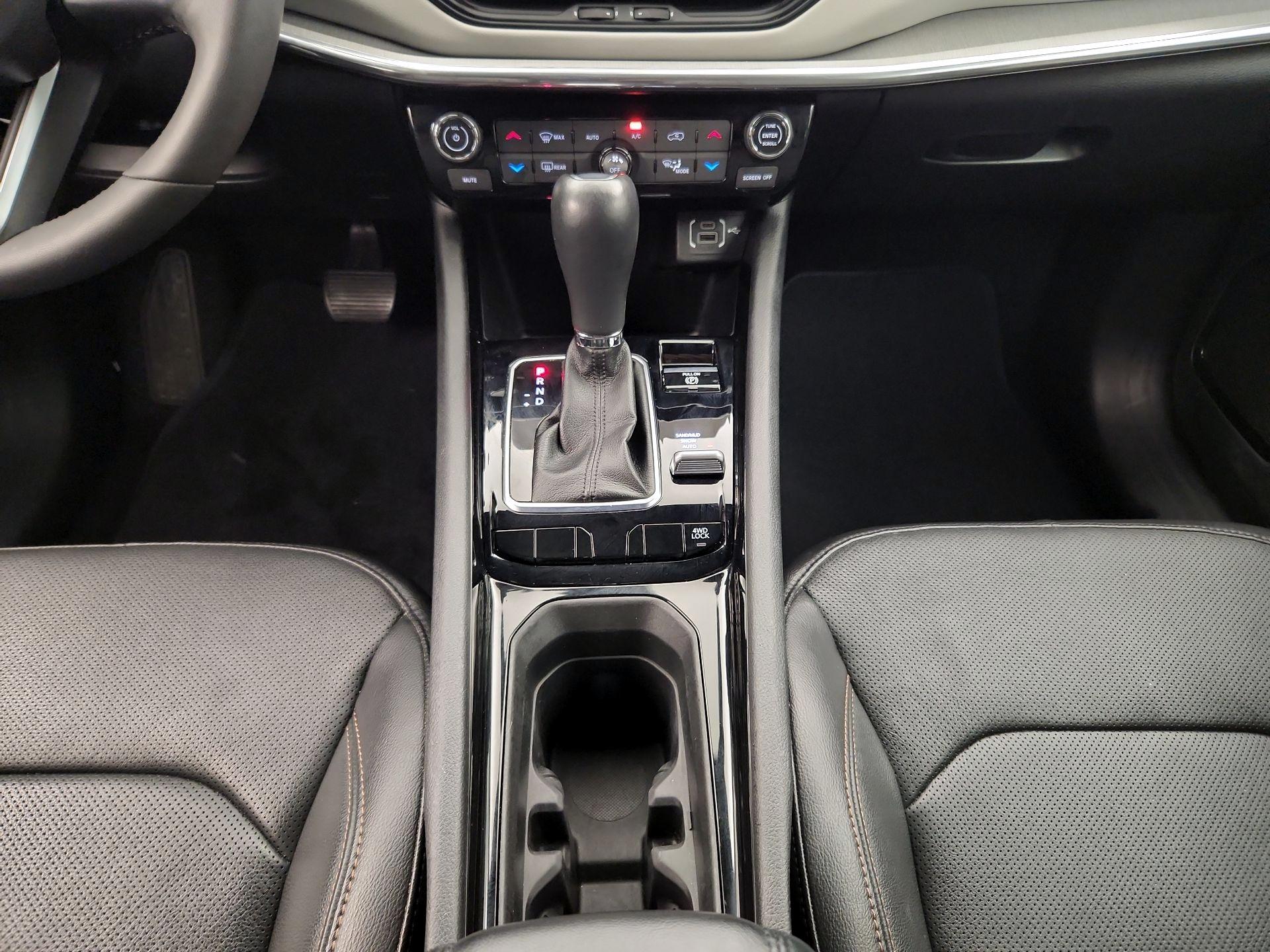 Thumbnail: 2023 Jeep Compass - 18