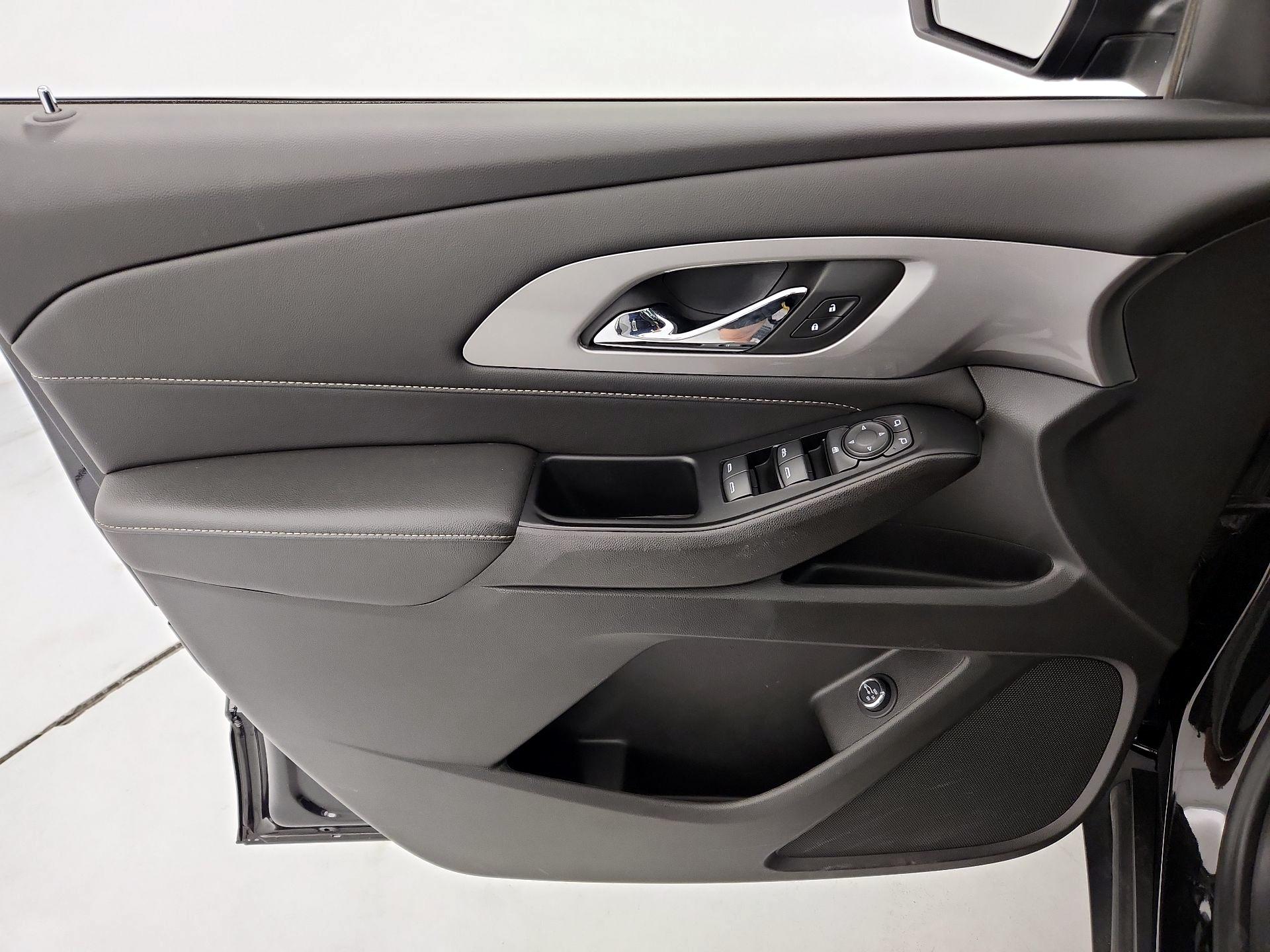 Thumbnail: 2023 Chevrolet Traverse - 12