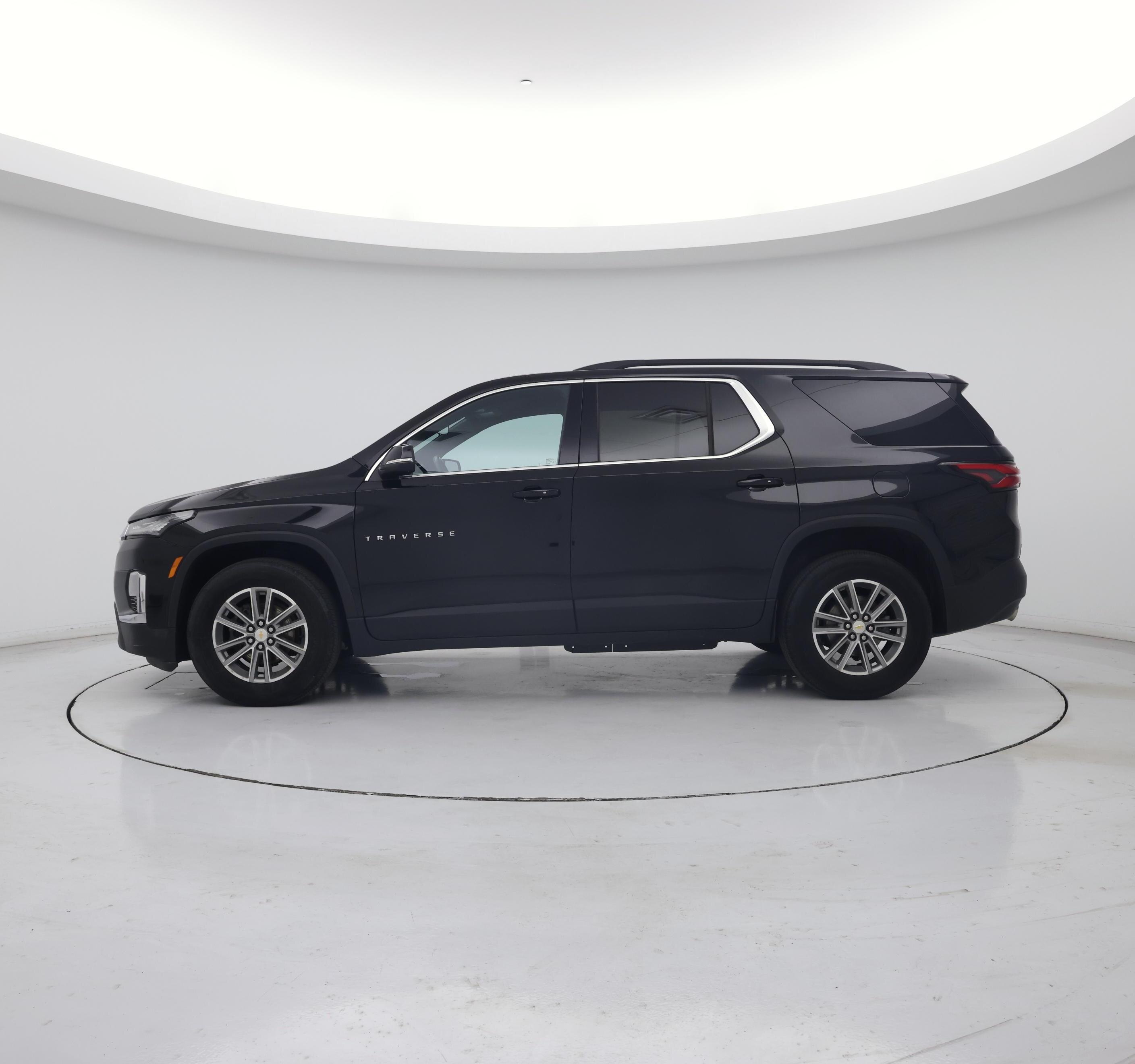 Thumbnail: 2023 Chevrolet Traverse - 3