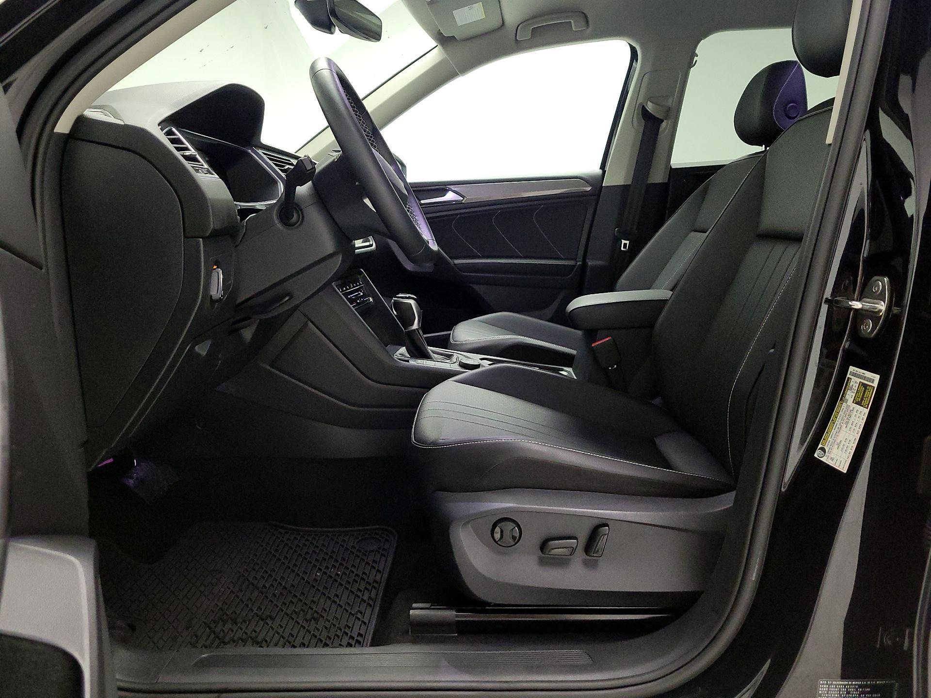 Thumbnail: 2022 Volkswagen Tiguan - 11