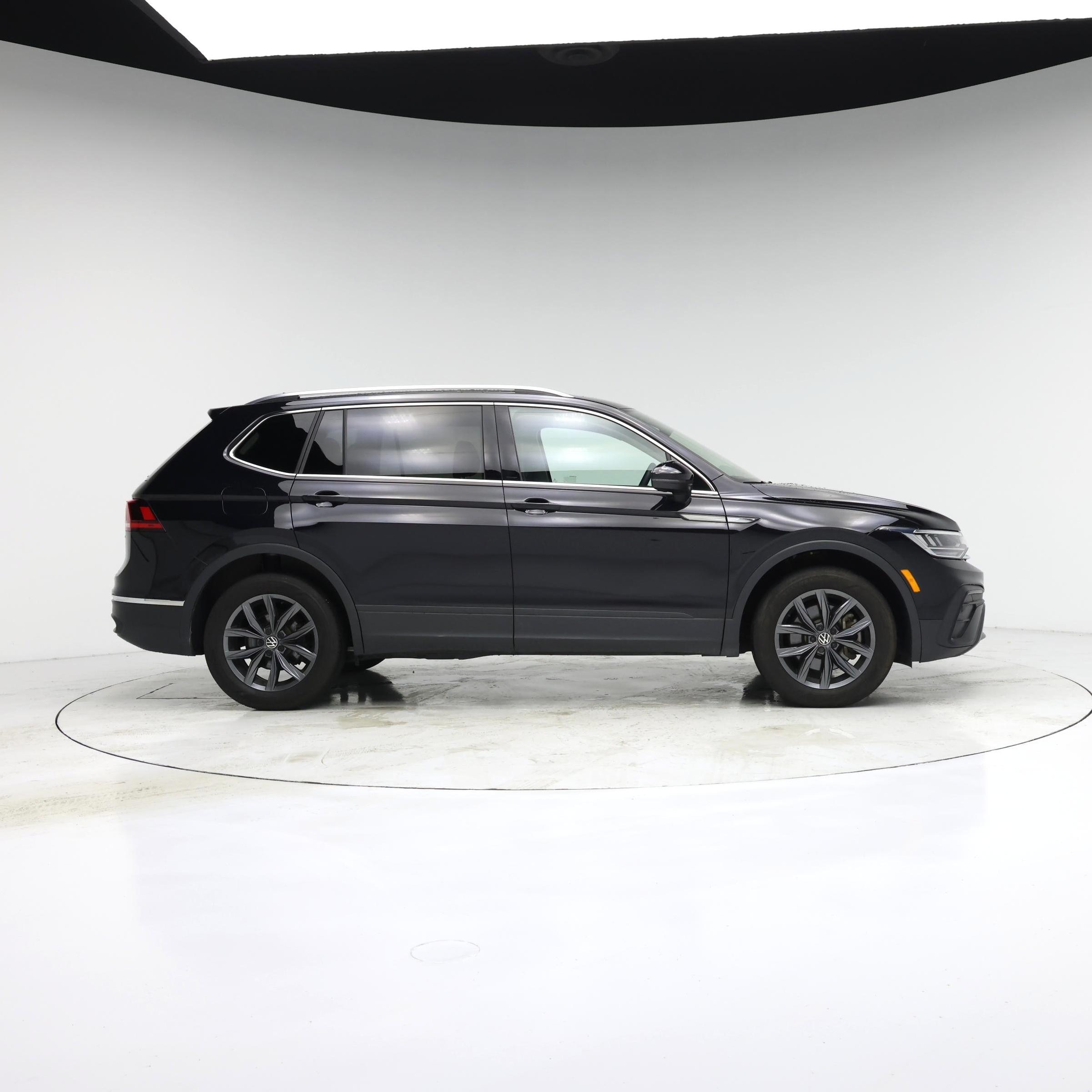 Thumbnail: 2022 Volkswagen Tiguan - 7