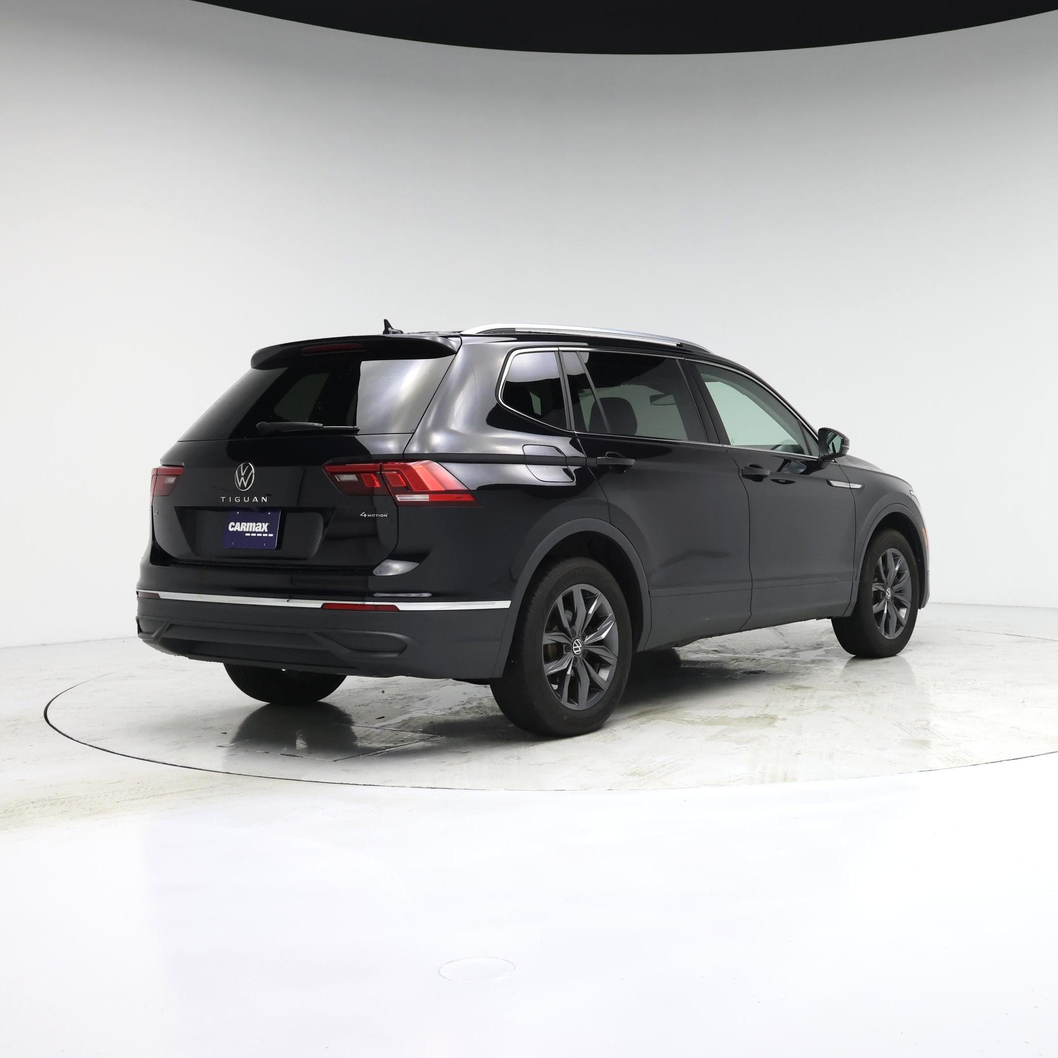 Thumbnail: 2022 Volkswagen Tiguan - 8