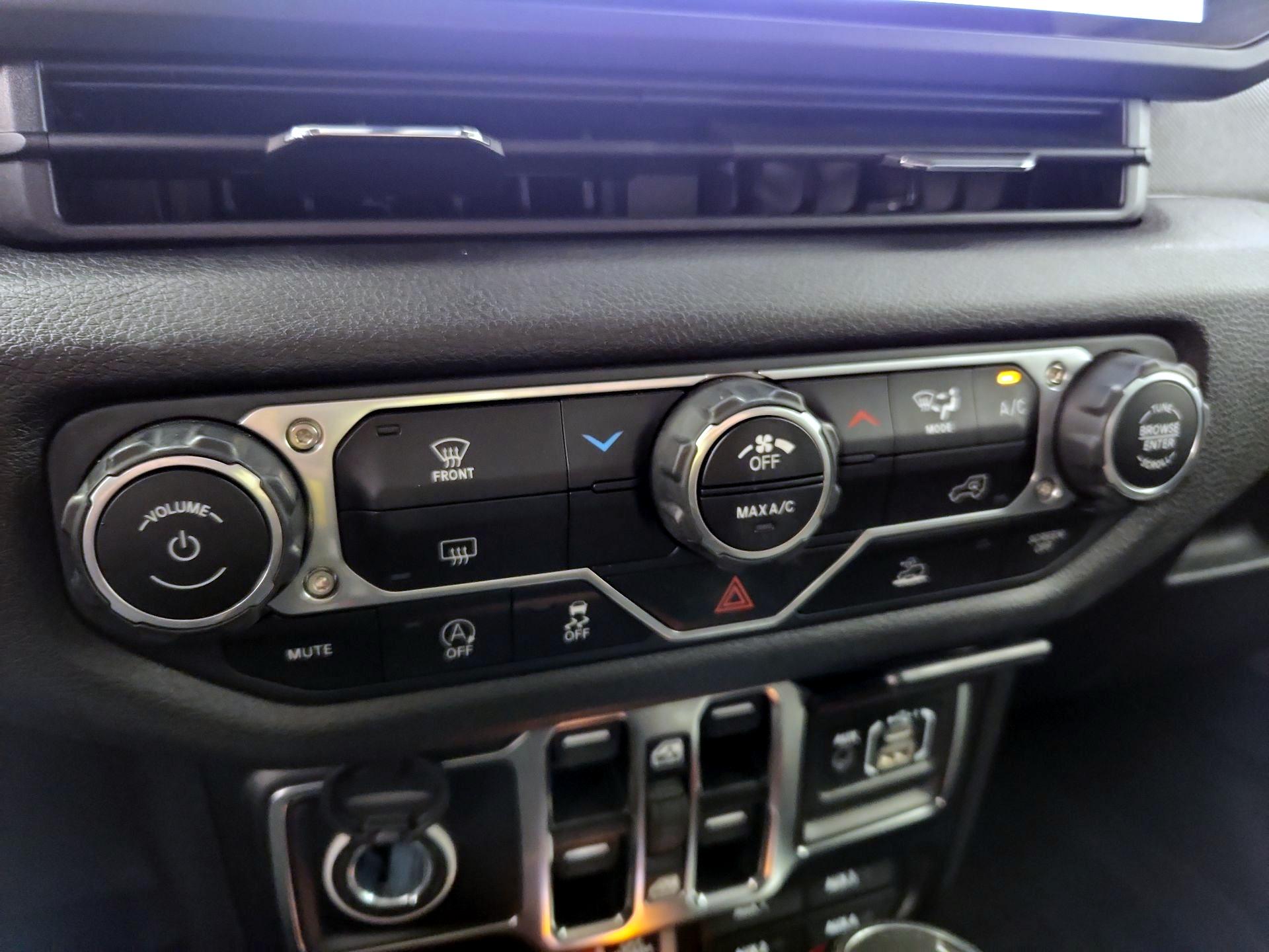 Thumbnail: 2024 Jeep Wrangler - 16