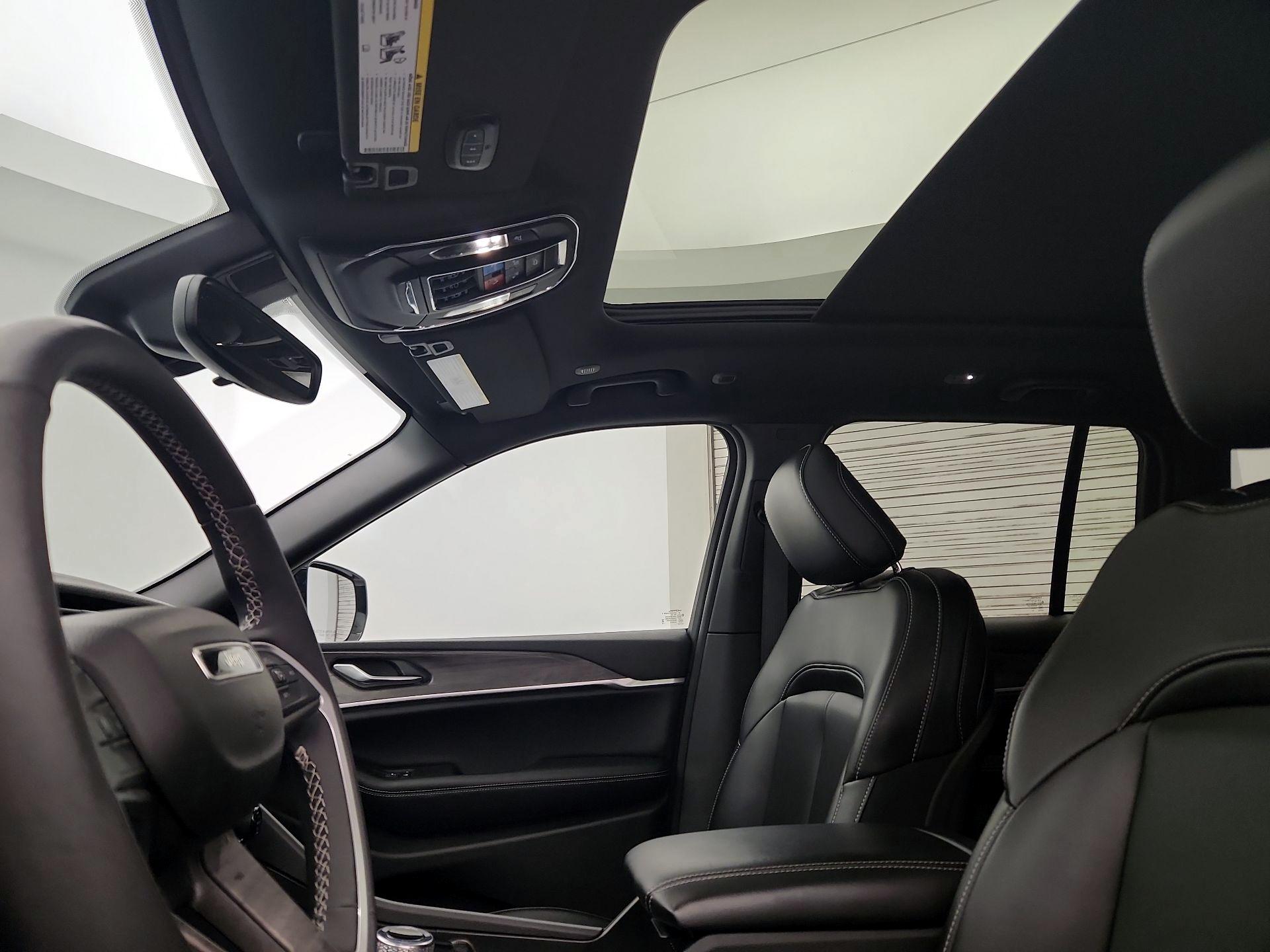 Thumbnail: 2024 Jeep Grand Cherokee - 20