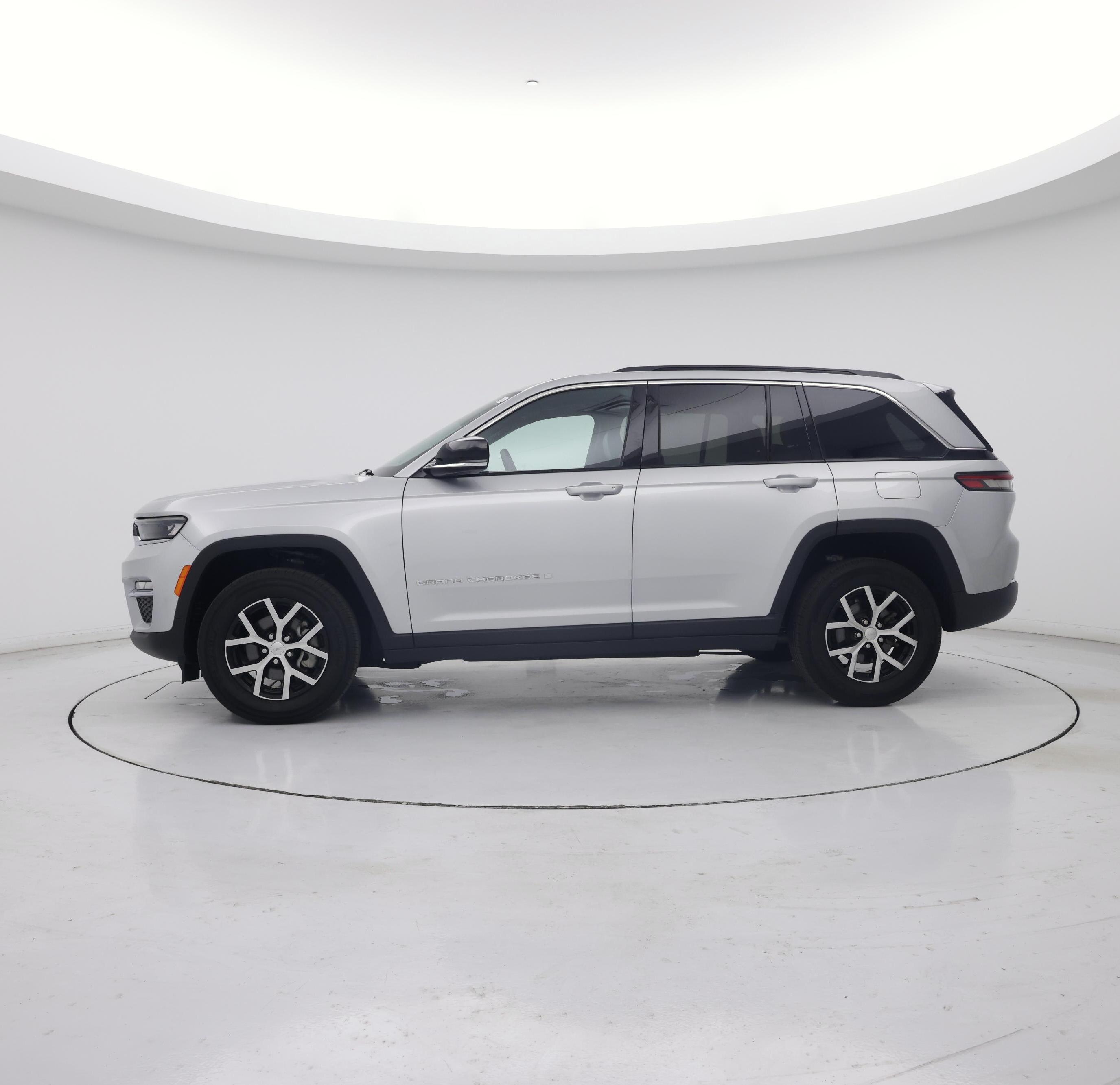 Thumbnail: 2024 Jeep Grand Cherokee - 3