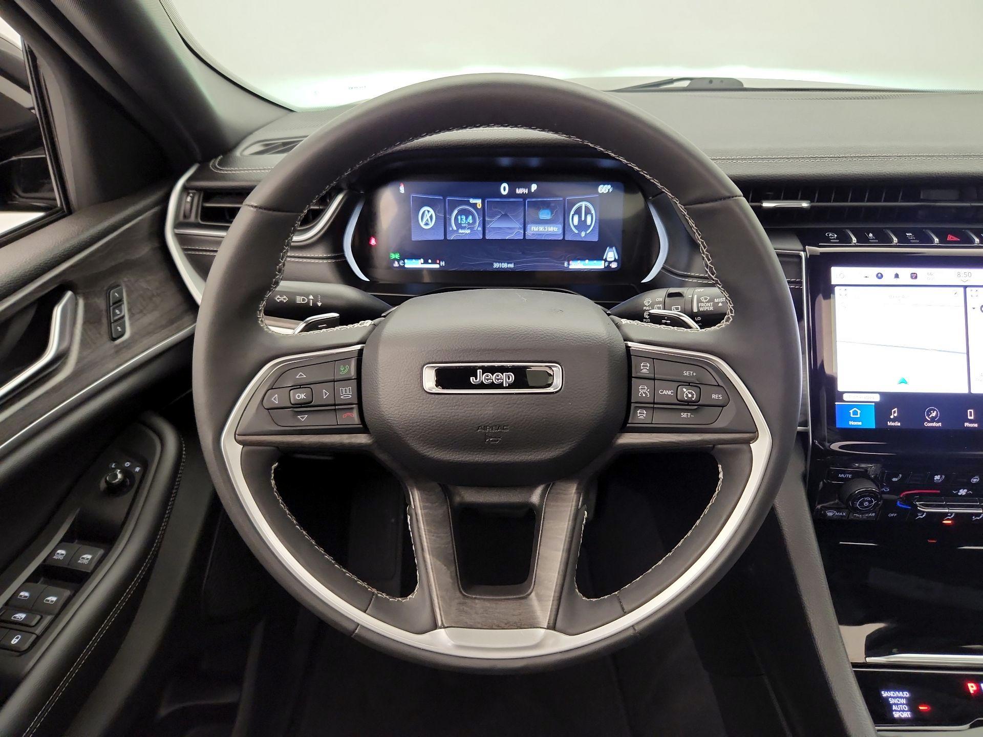 Thumbnail: 2024 Jeep Grand Cherokee - 10