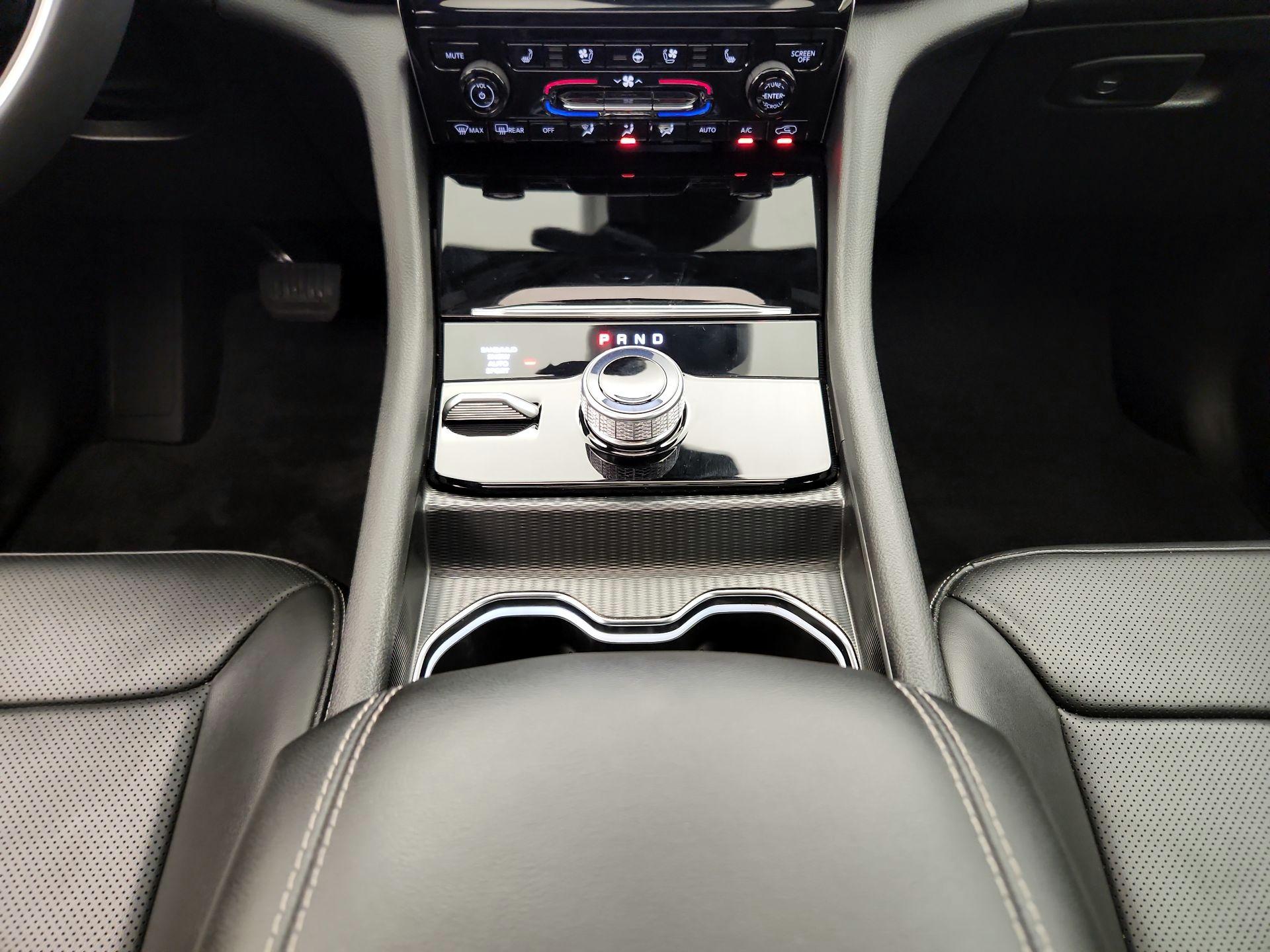 Thumbnail: 2024 Jeep Grand Cherokee - 18
