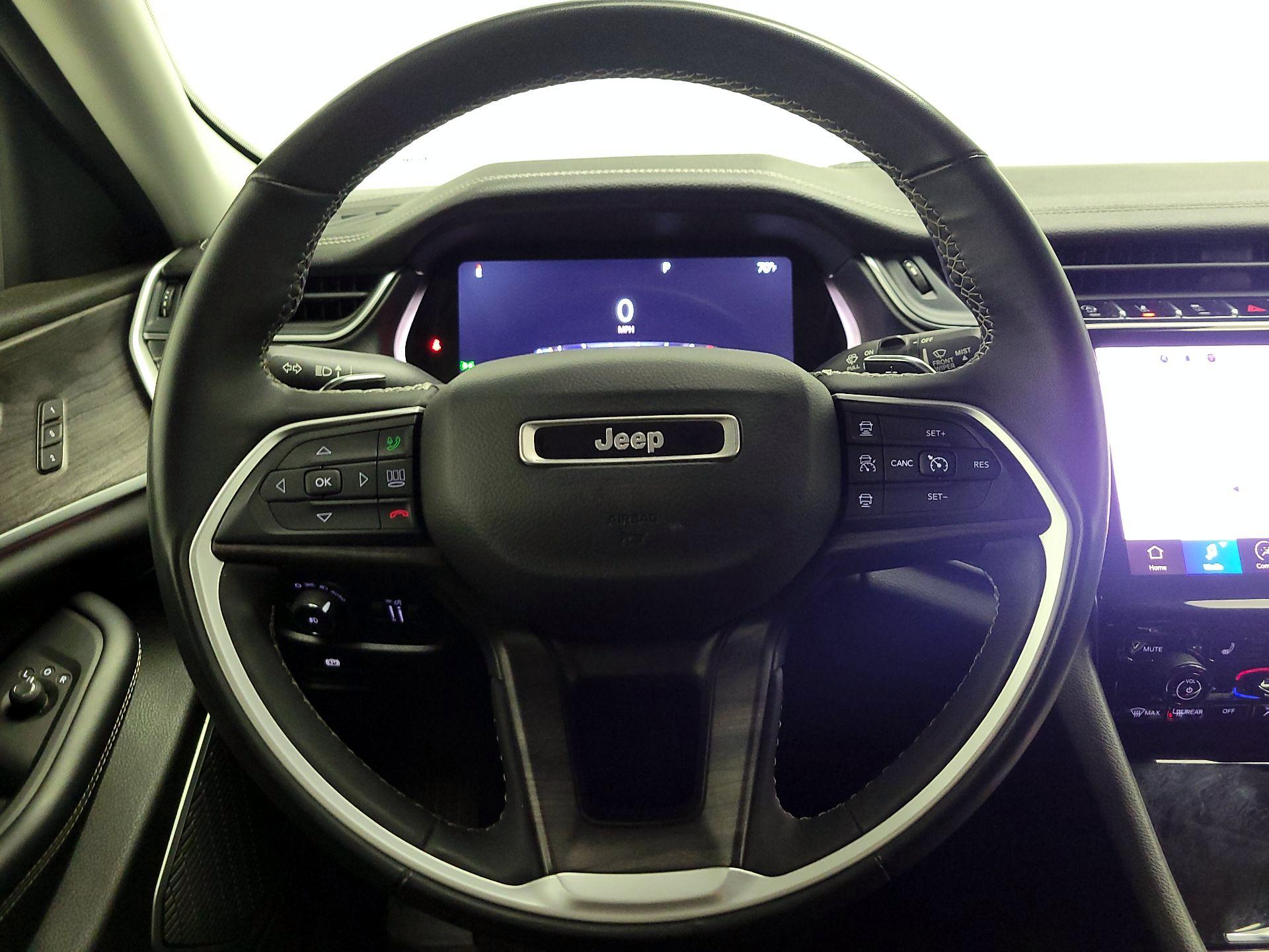 Thumbnail: 2023 Jeep Grand Cherokee - 10