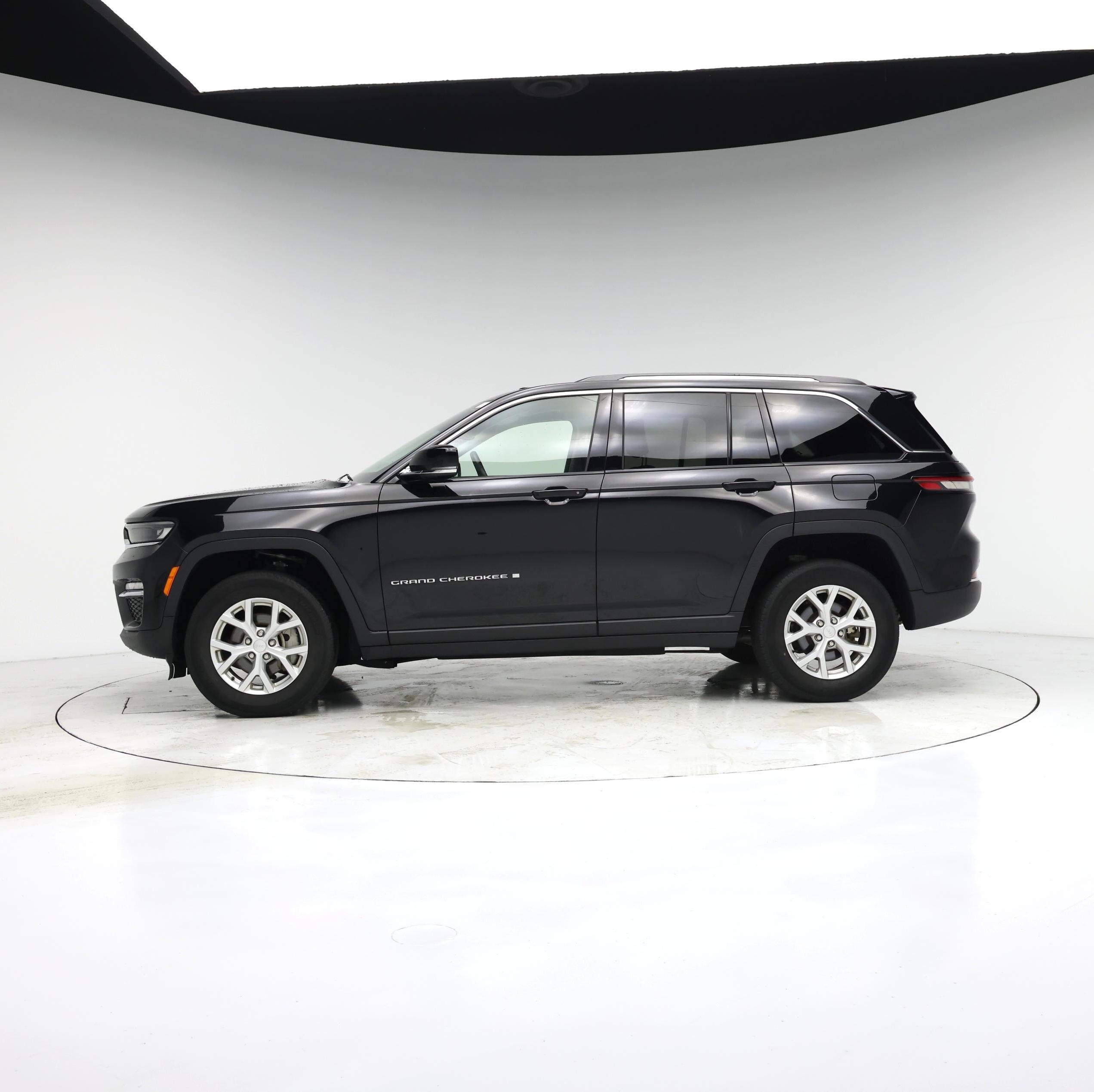 Thumbnail: 2023 Jeep Grand Cherokee - 3