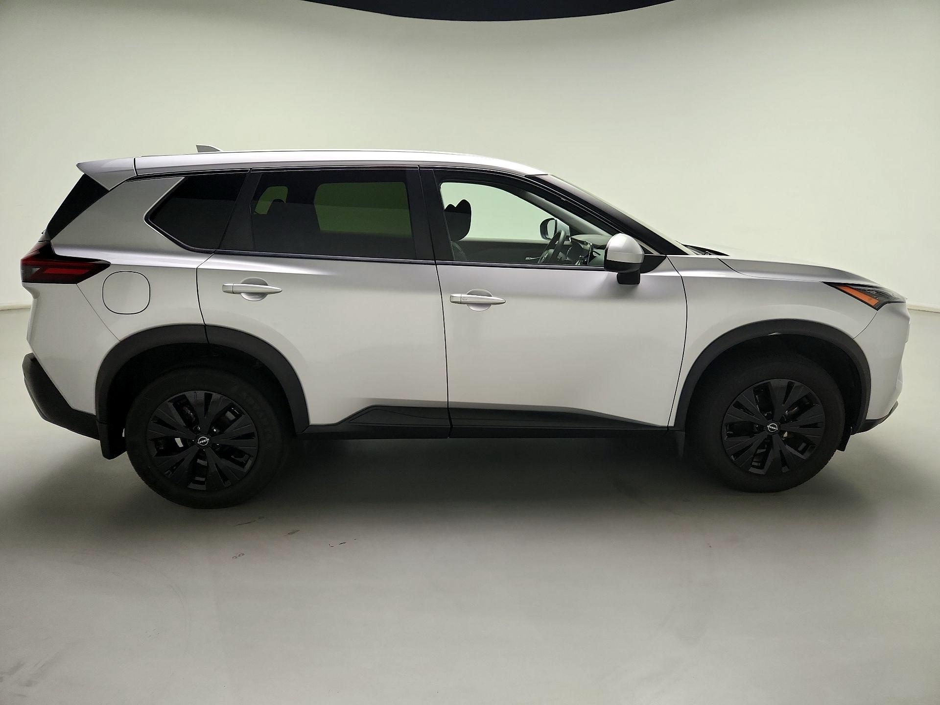 Thumbnail: 2023 Nissan Rogue - 4
