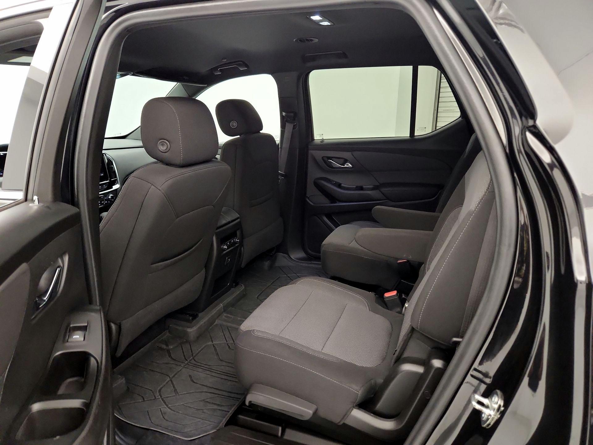 Thumbnail: 2023 Chevrolet Traverse - 19