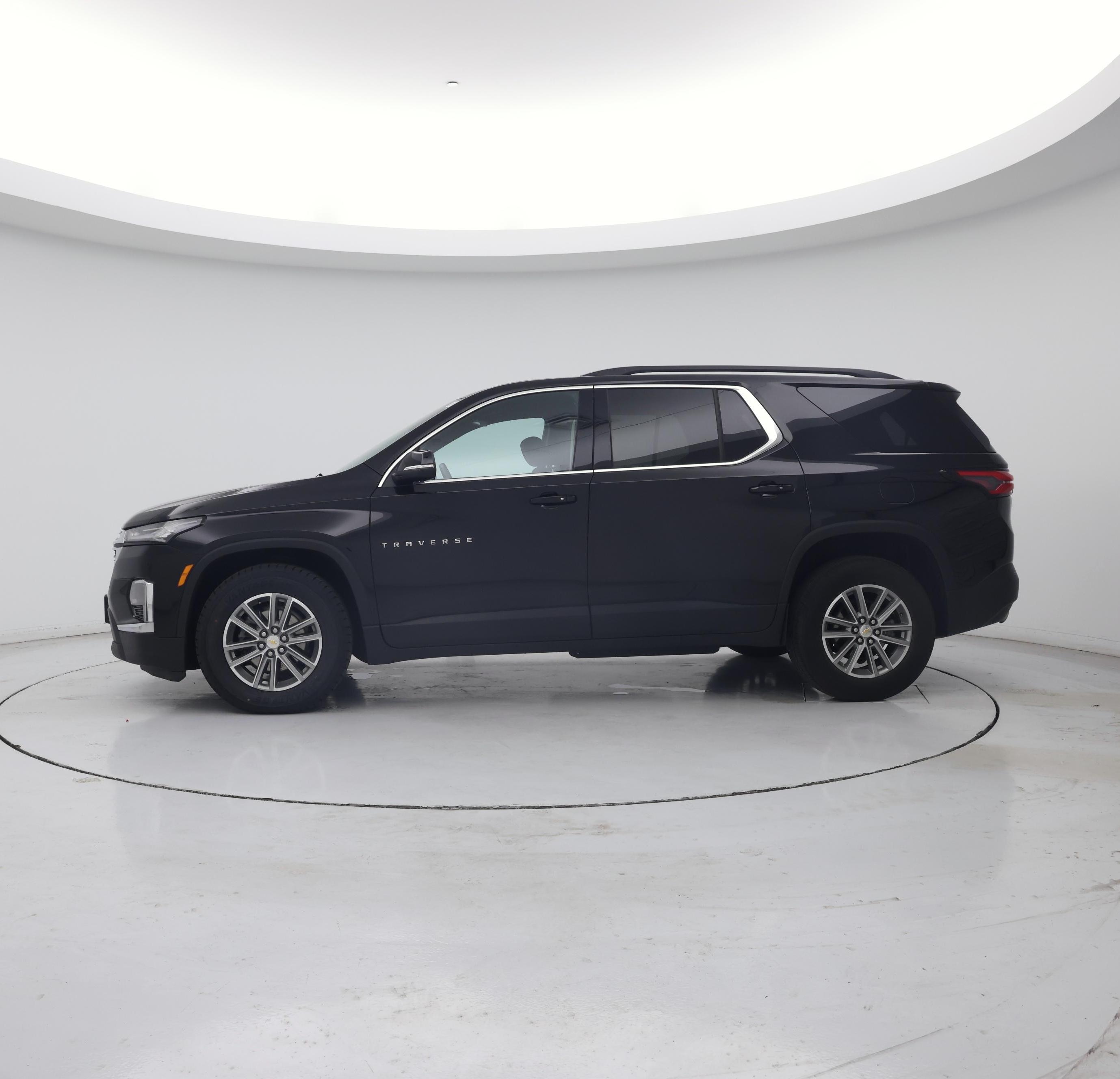 Thumbnail: 2023 Chevrolet Traverse - 3