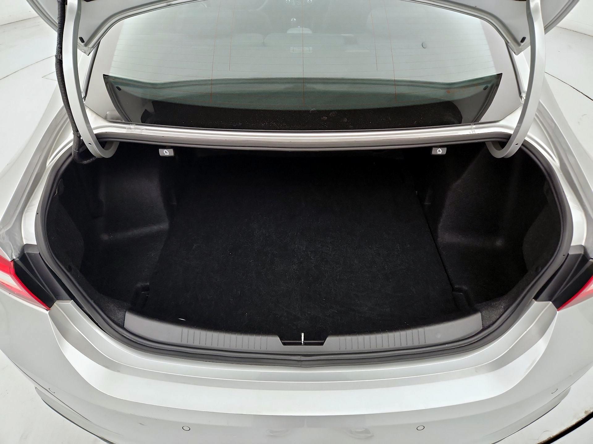 Thumbnail: 2016 Chevrolet Malibu - 20