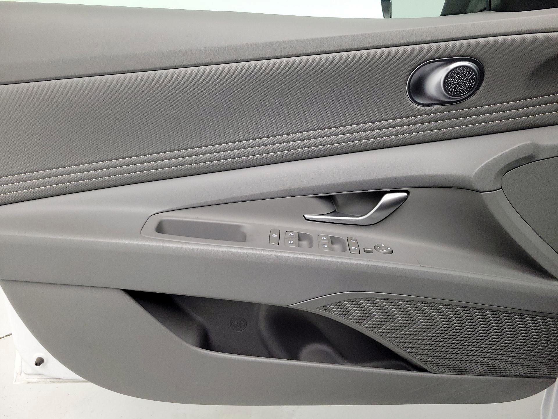 Thumbnail: 2025 Hyundai Elantra - 12