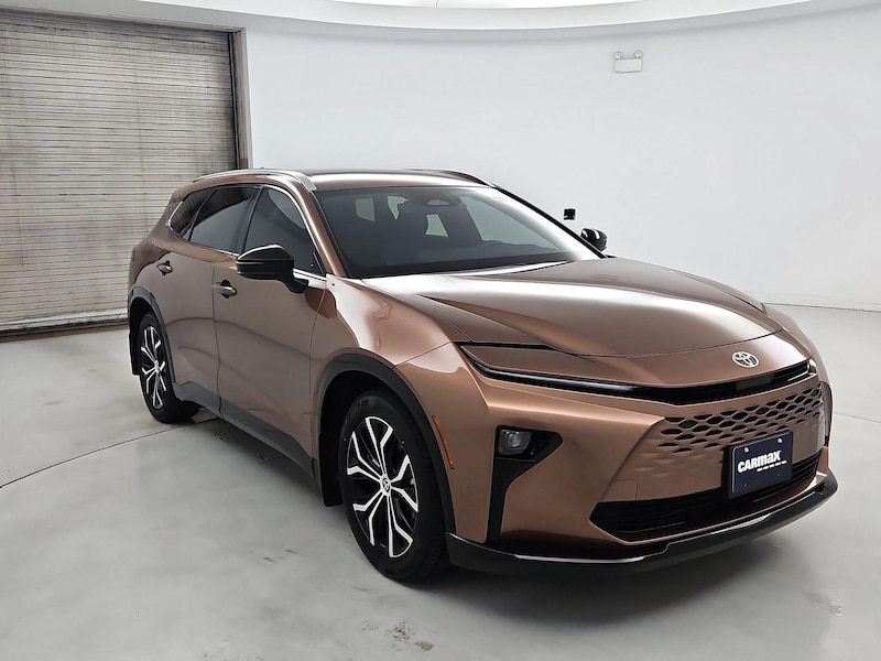 2025 Toyota Crown Signia XLE