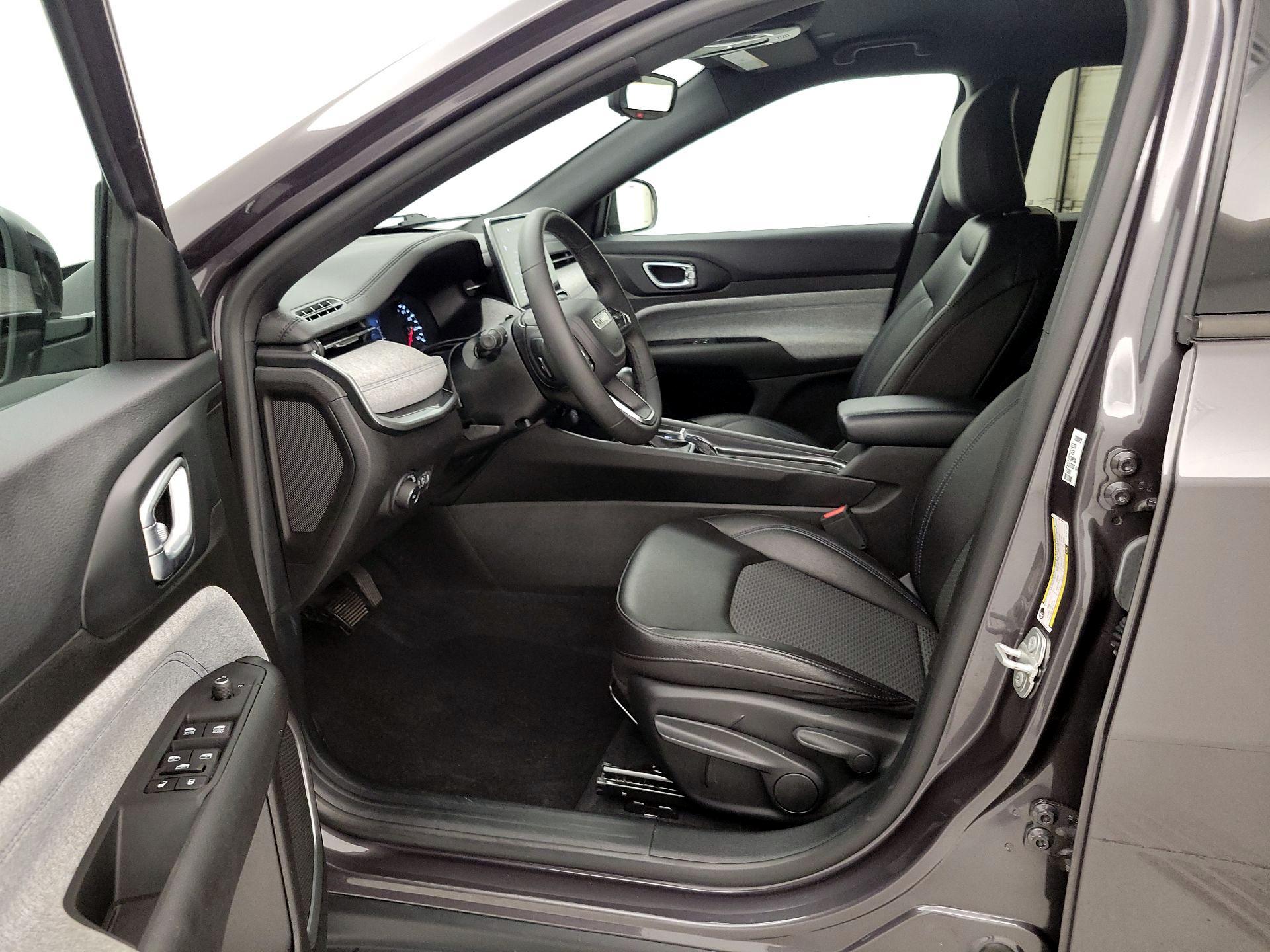 Thumbnail: 2024 Jeep Compass - 11