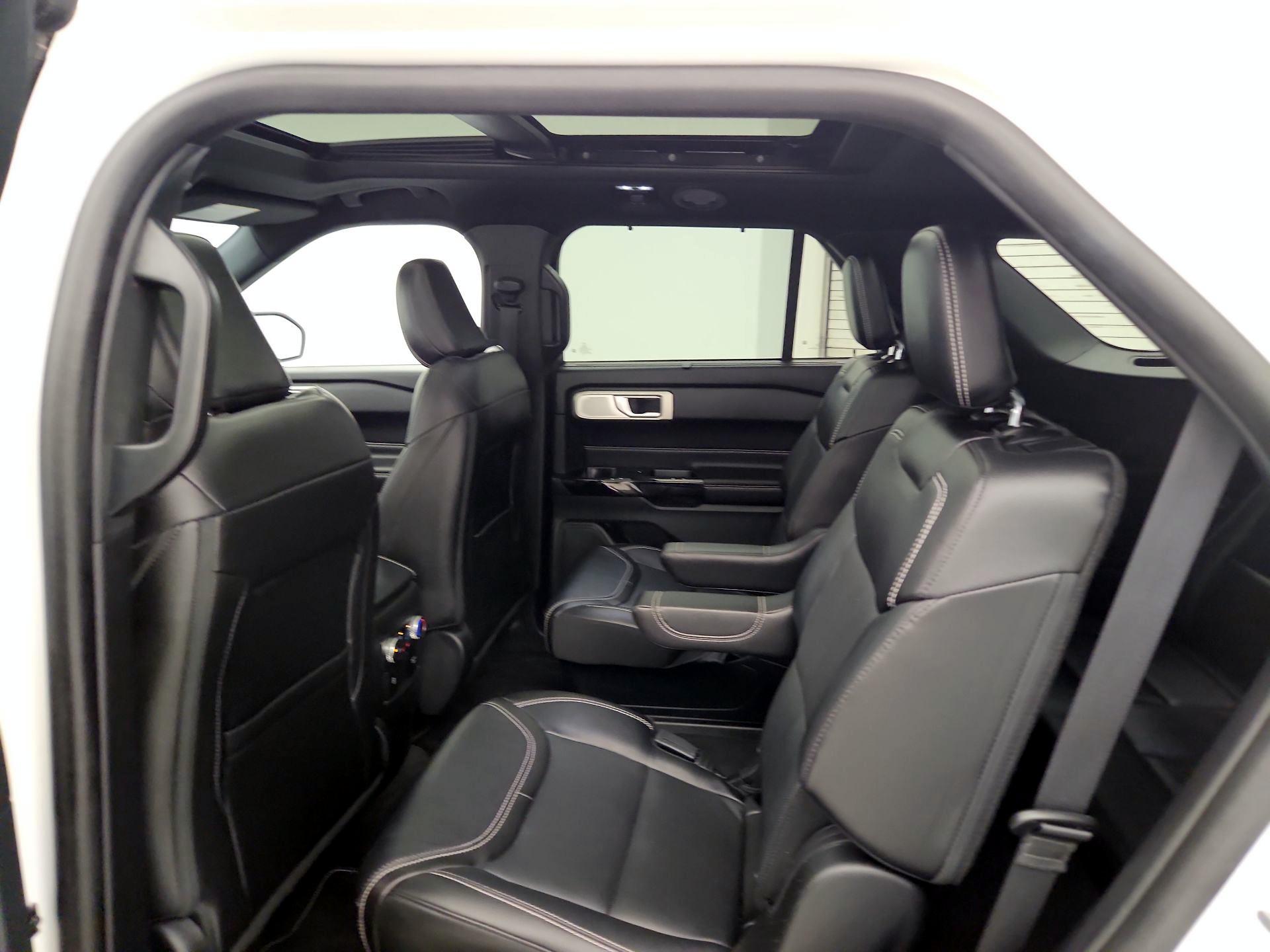 Thumbnail: 2022 Ford Explorer - 20