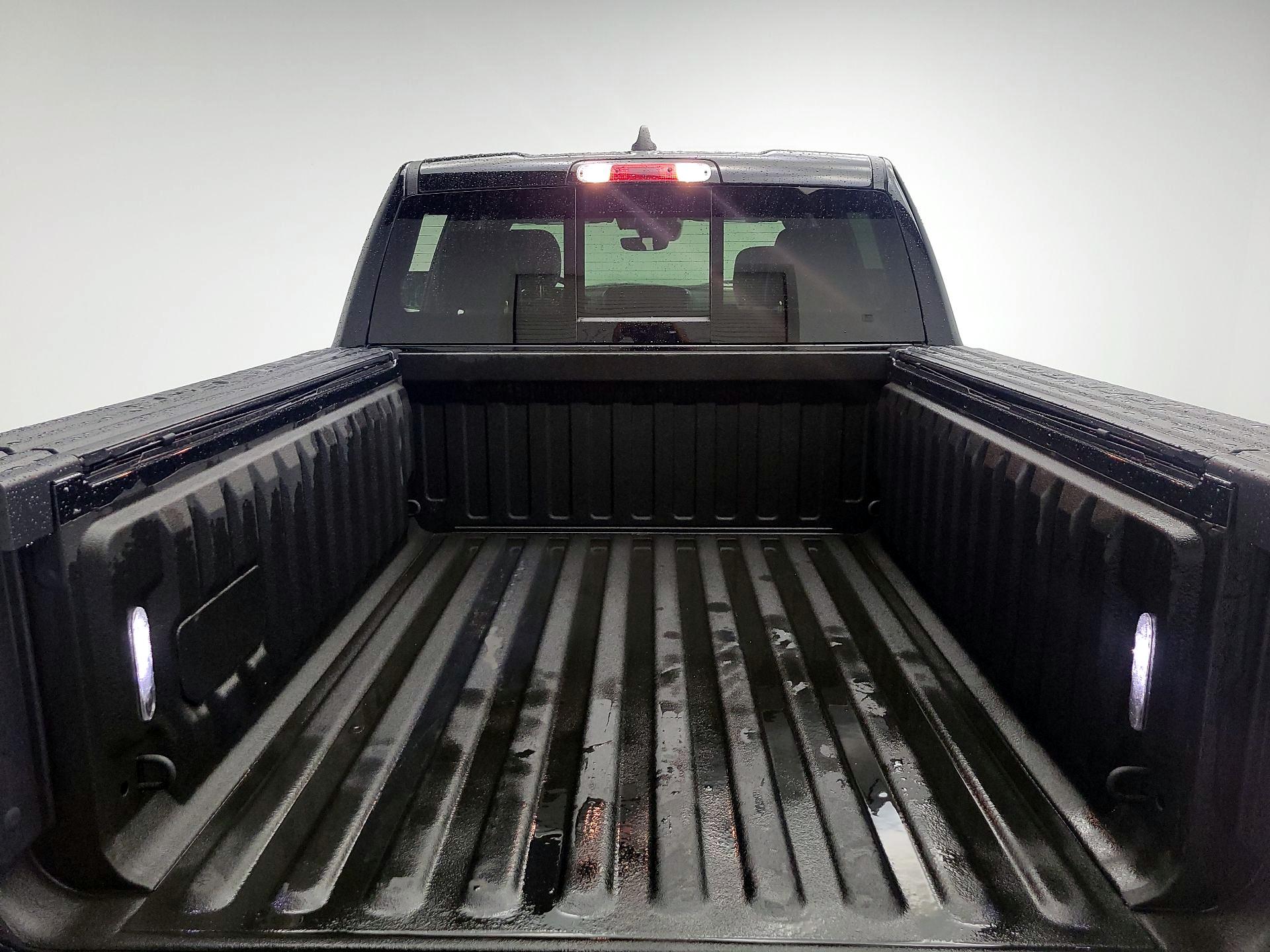 Thumbnail: 2025 RAM 1500 - 18