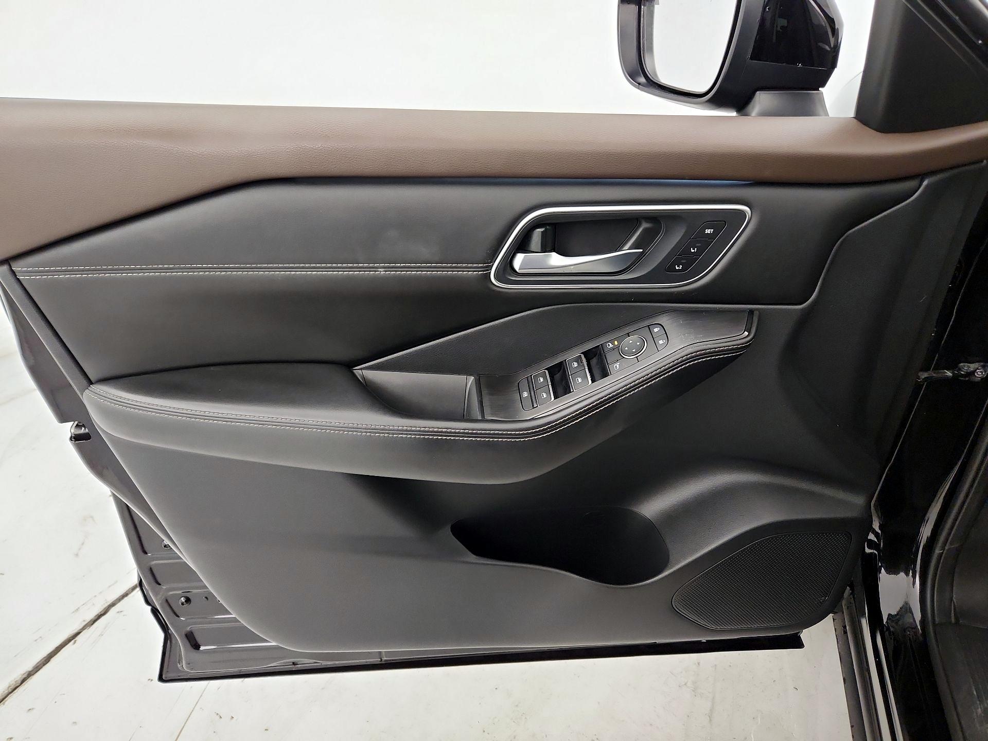 Thumbnail: 2021 Nissan Rogue - 12