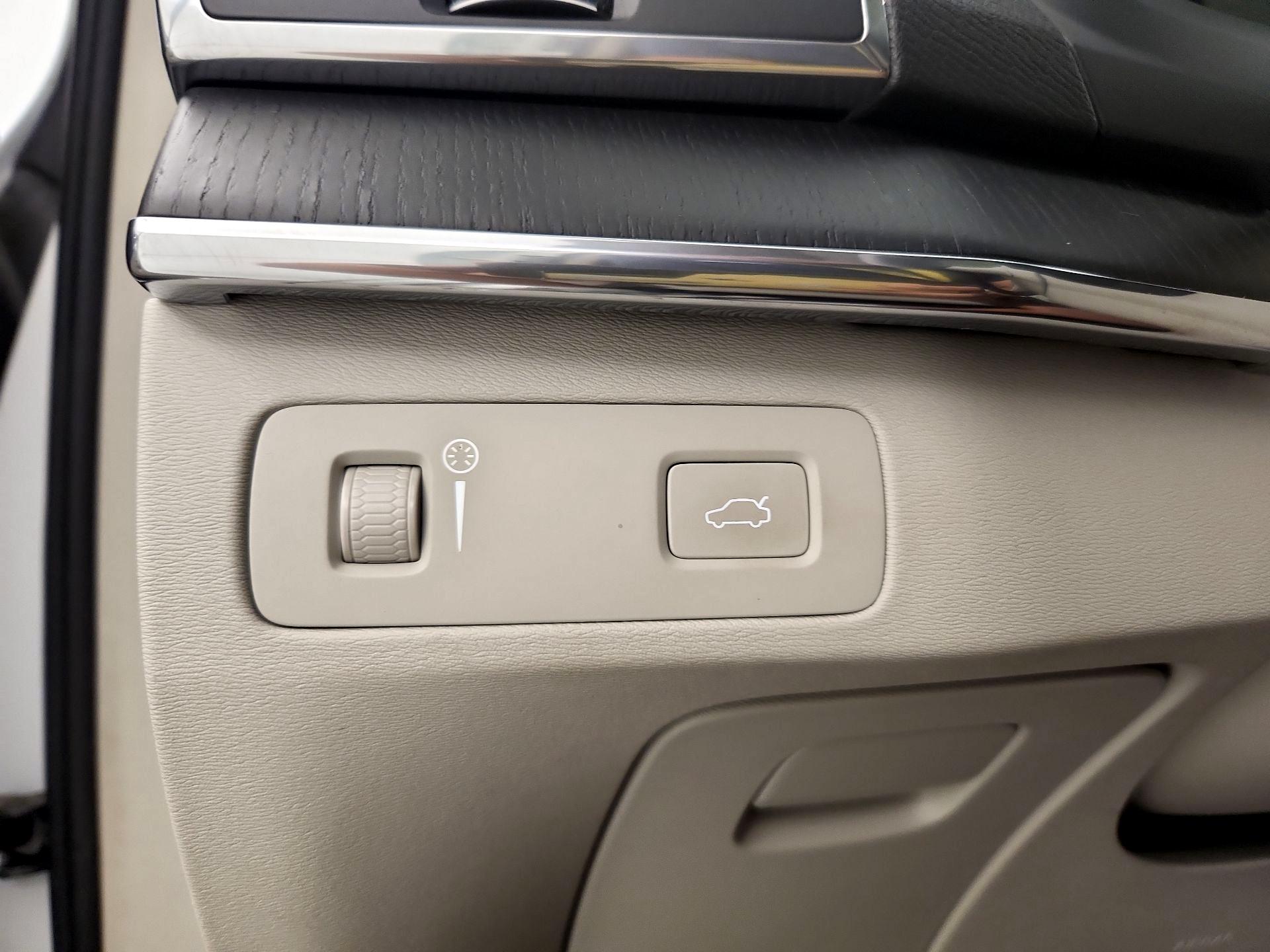 Thumbnail: 2020 Volvo XC90 - 13