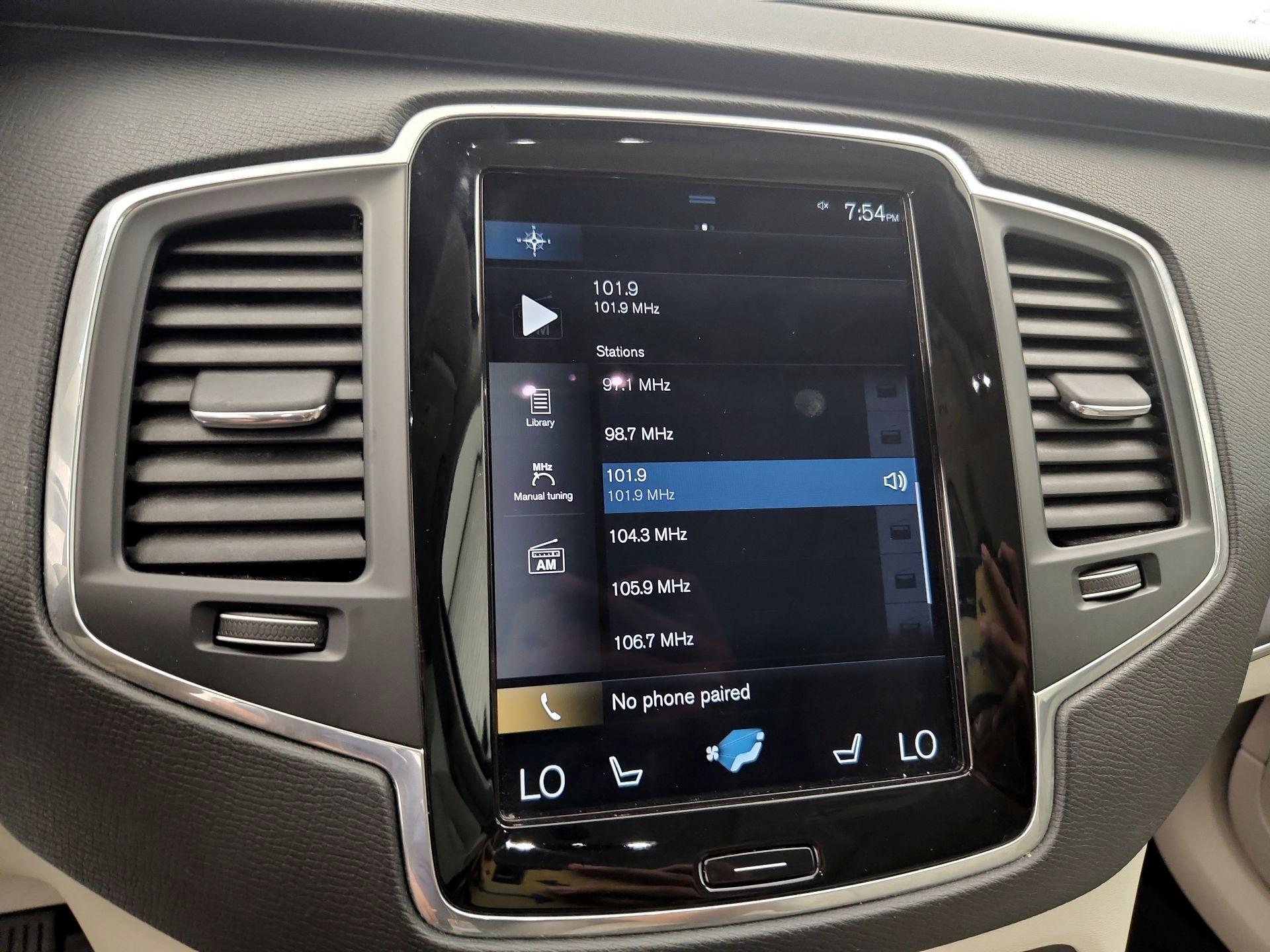 Thumbnail: 2020 Volvo XC90 - 15