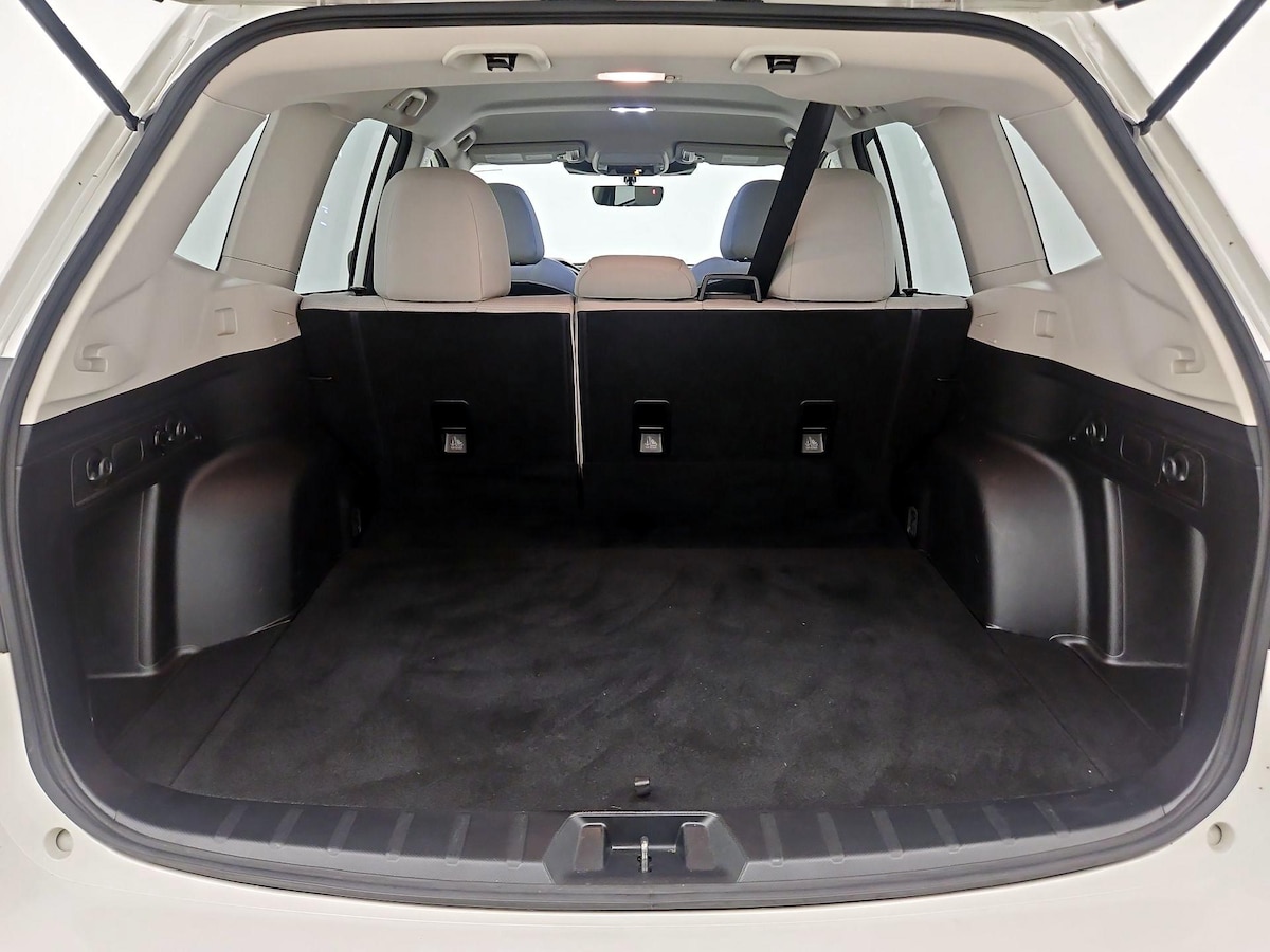 Trunk/Cargo (Seats Up)