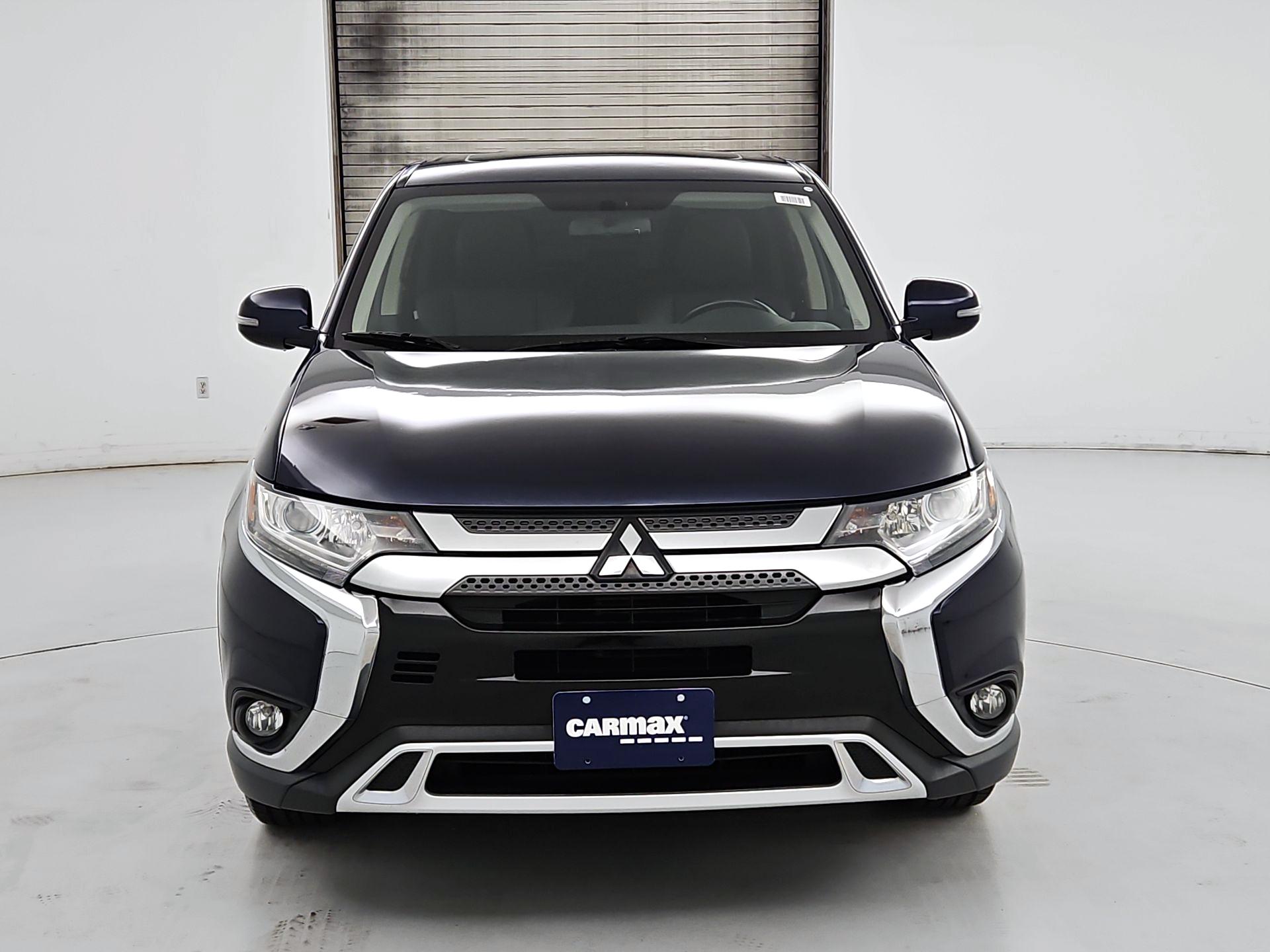 Thumbnail: 2019 Mitsubishi Outlander - 2