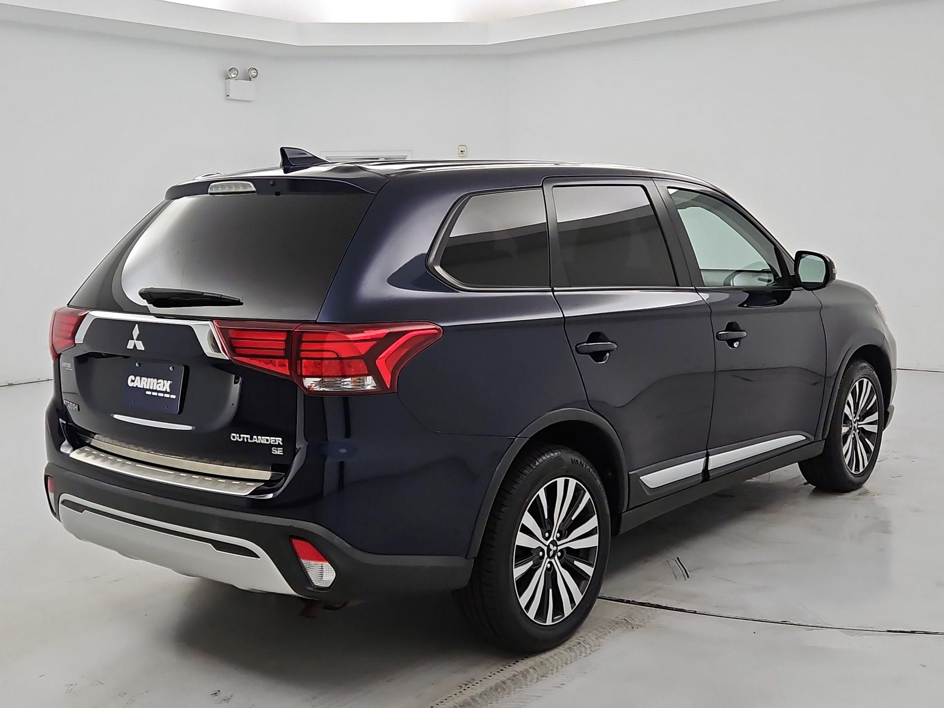 Thumbnail: 2019 Mitsubishi Outlander - 5
