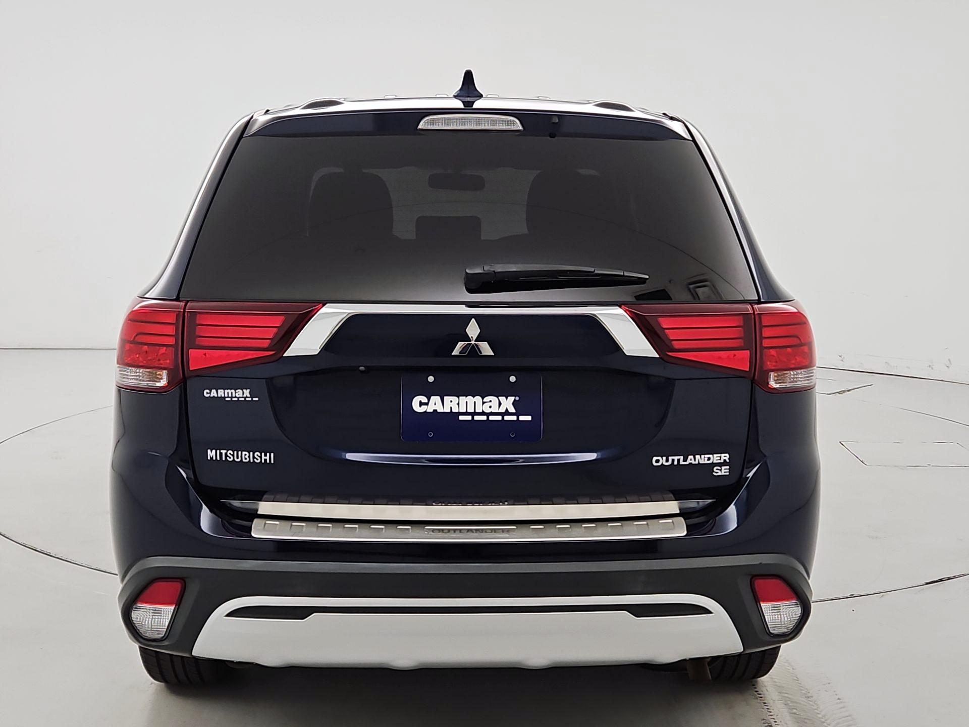 Thumbnail: 2019 Mitsubishi Outlander - 6