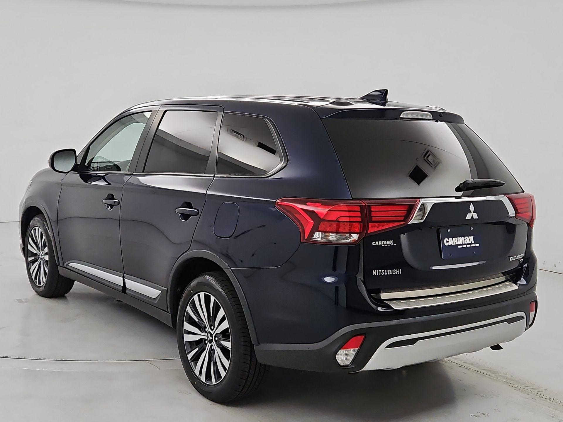 Thumbnail: 2019 Mitsubishi Outlander - 7