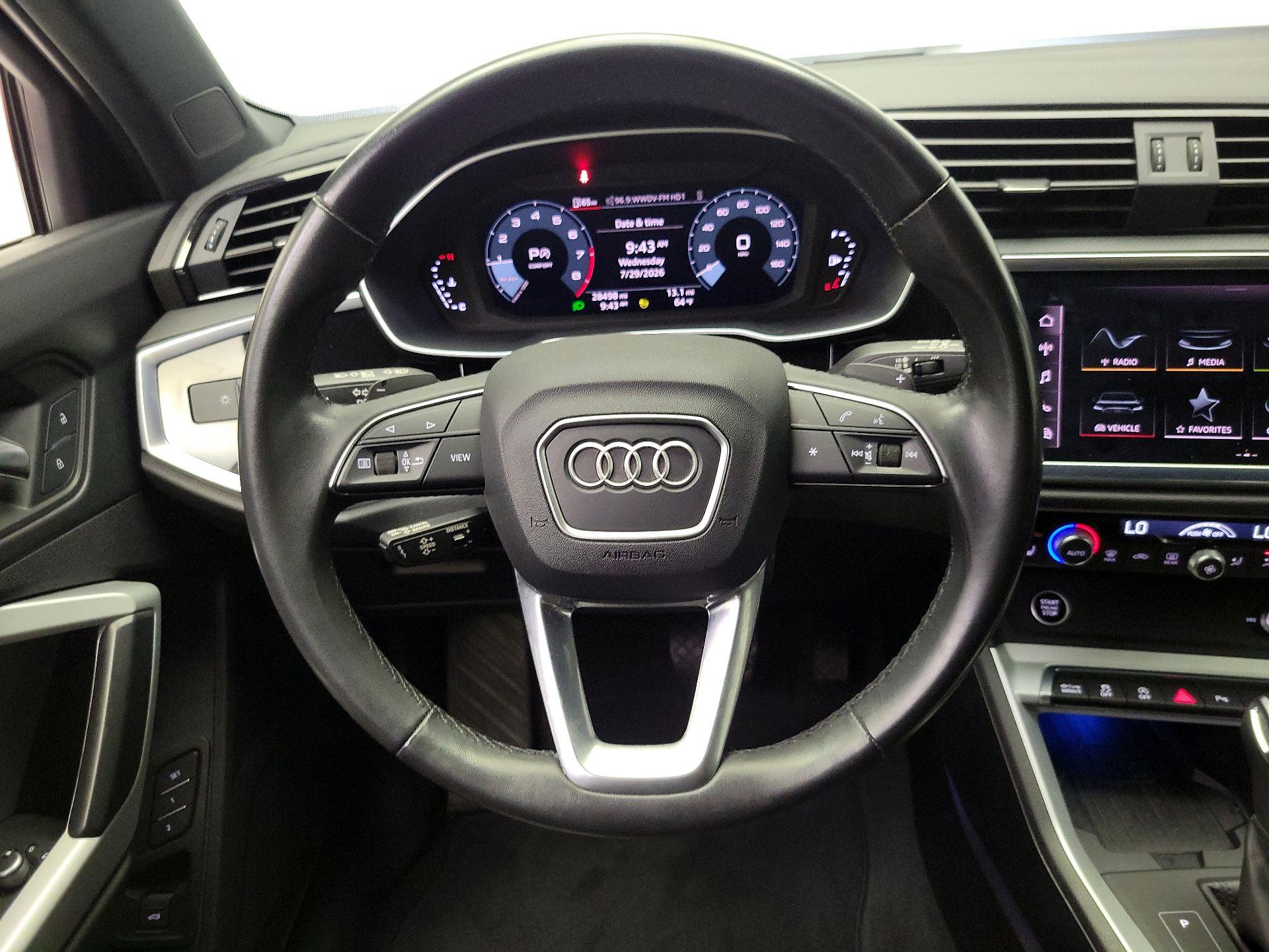 Thumbnail: 2023 Audi Q3 - 10