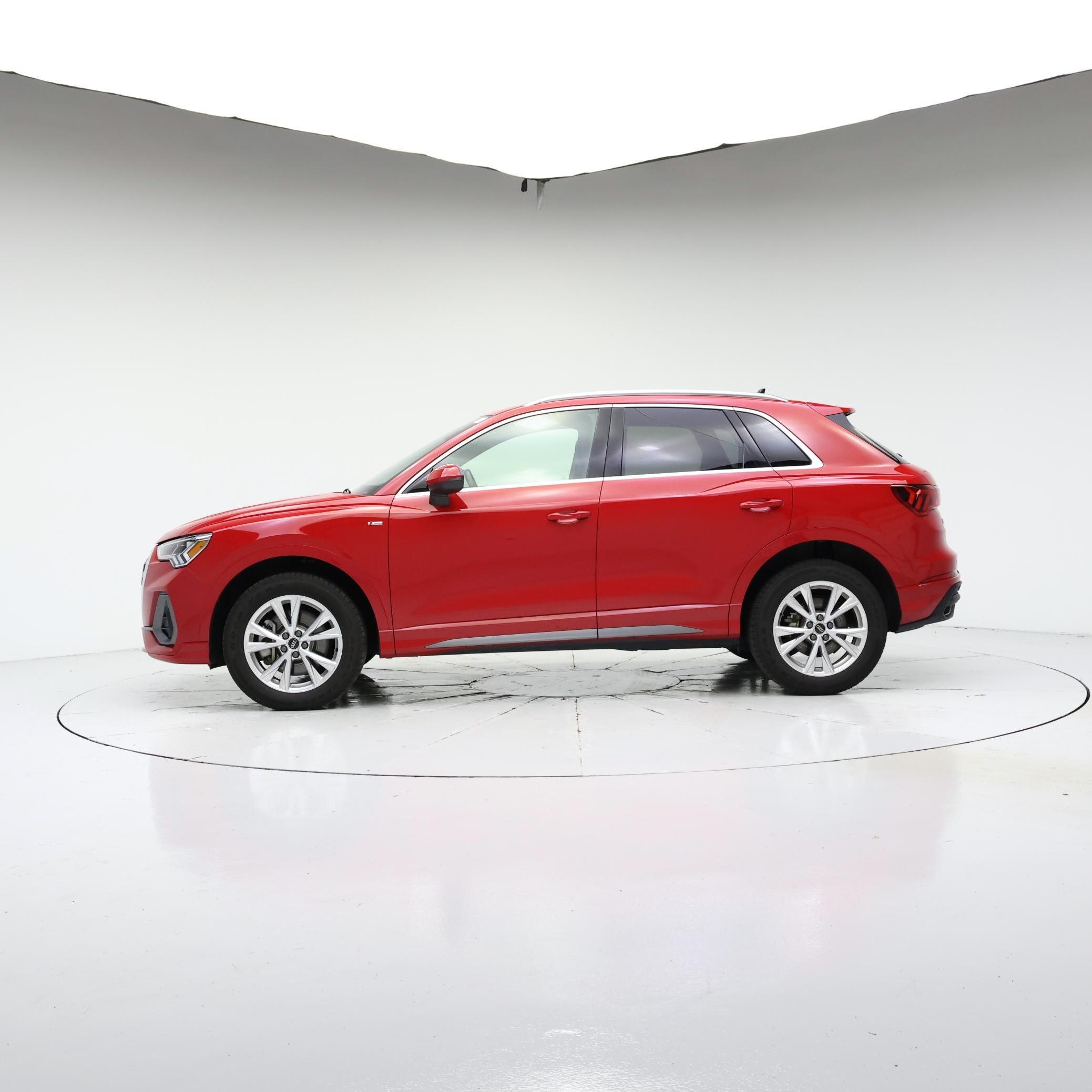 Thumbnail: 2023 Audi Q3 - 3