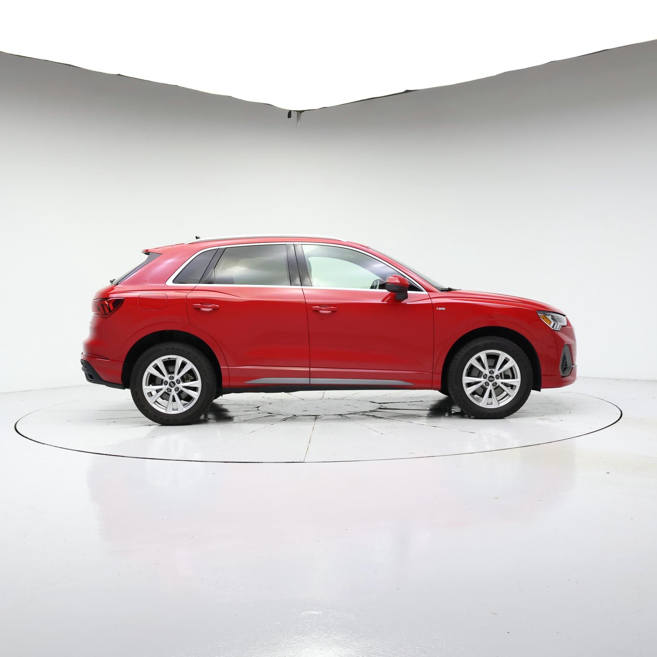 Thumbnail: 2023 Audi Q3 - 7