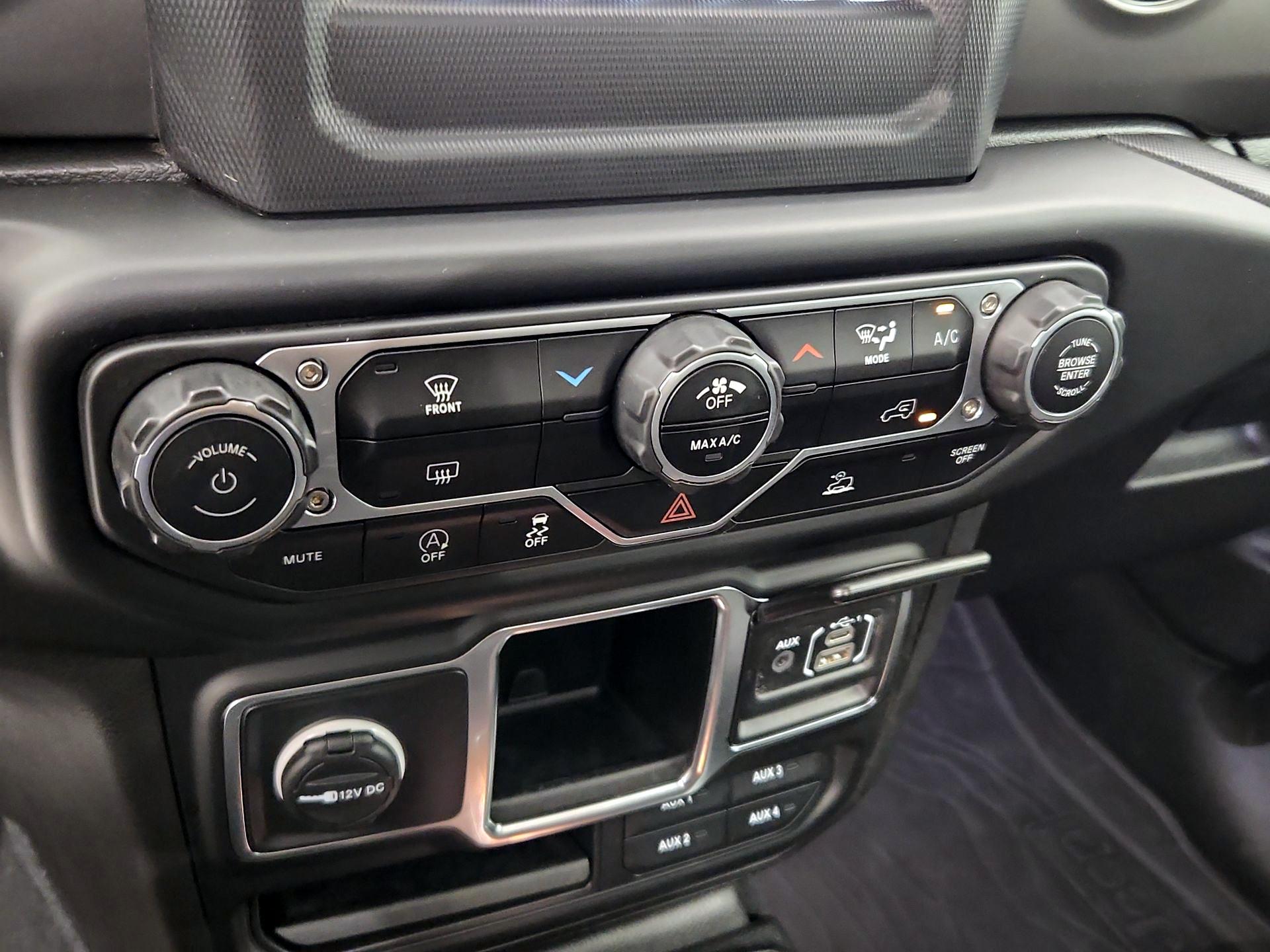 Thumbnail: 2023 Jeep Gladiator - 16
