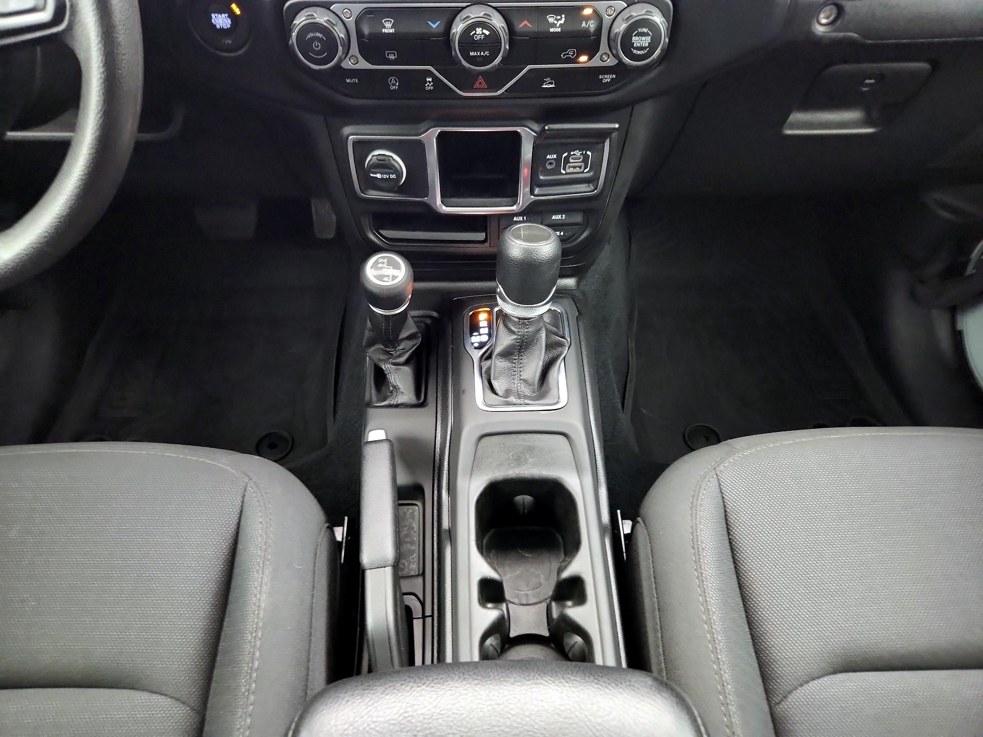 Thumbnail: 2023 Jeep Gladiator - 17